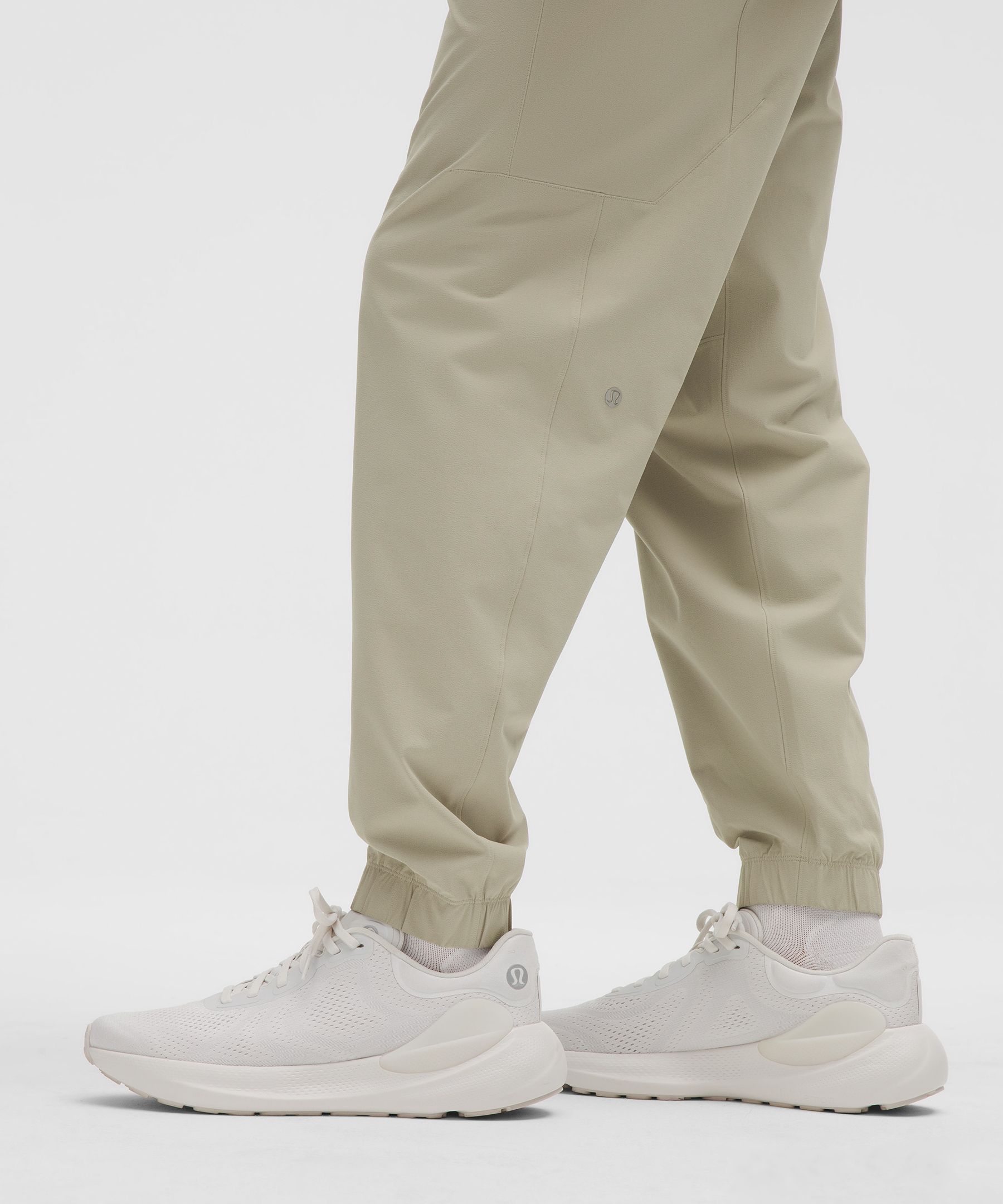 Zeroed In Classic-Fit Cargo Jogger *Regular