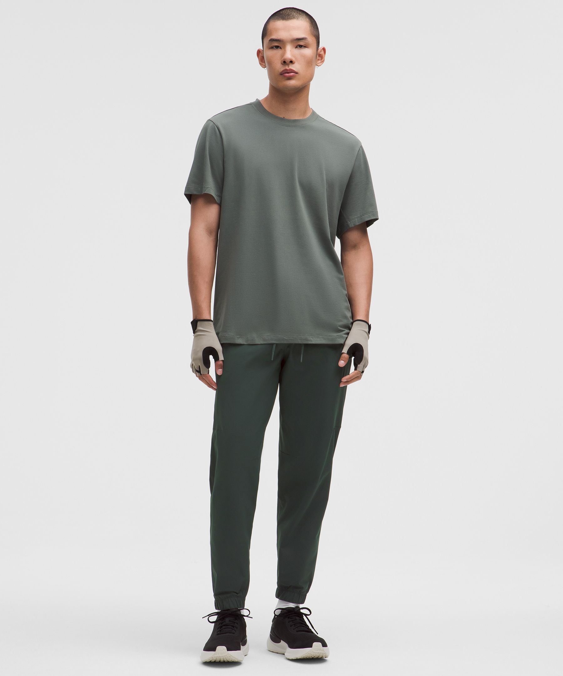Zeroed In Classic-Fit Cargo Jogger 