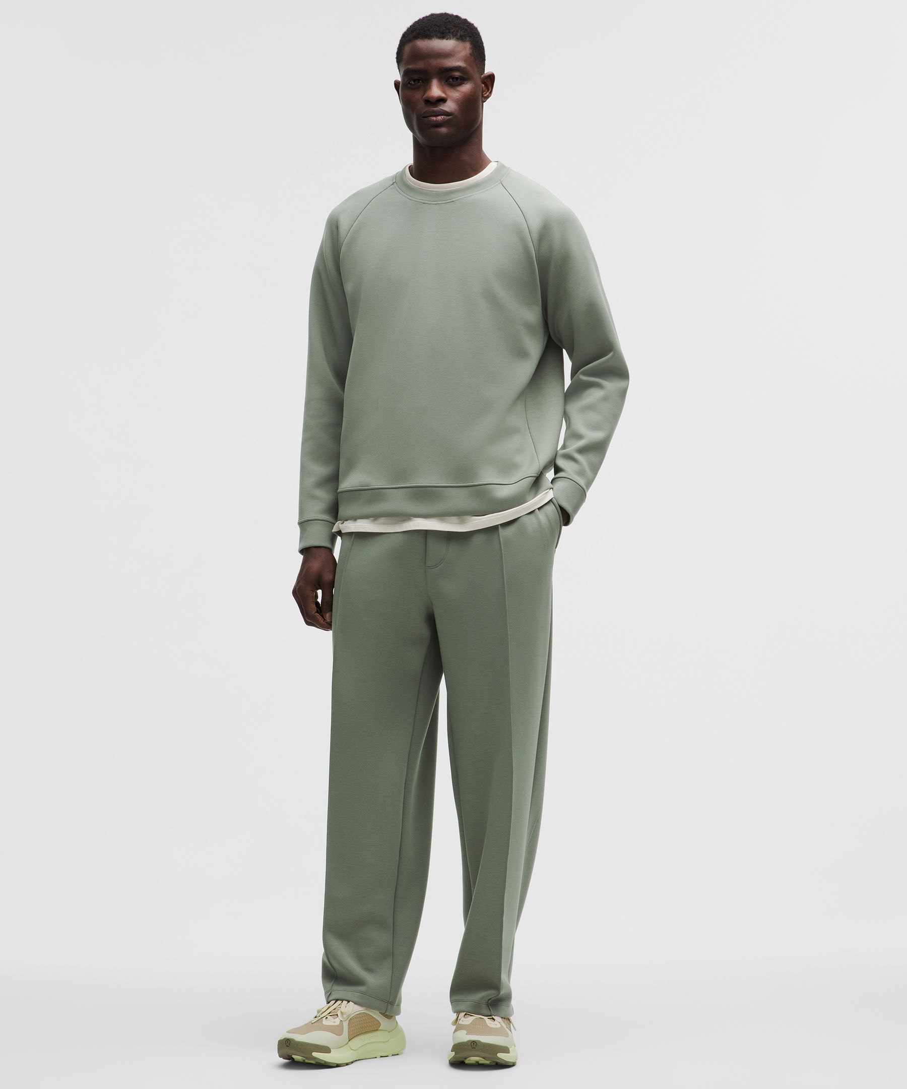 lululemon – Men’s Smooth Spacer Pintuck Trousers Regular – Color Green/Pastel – Size Large