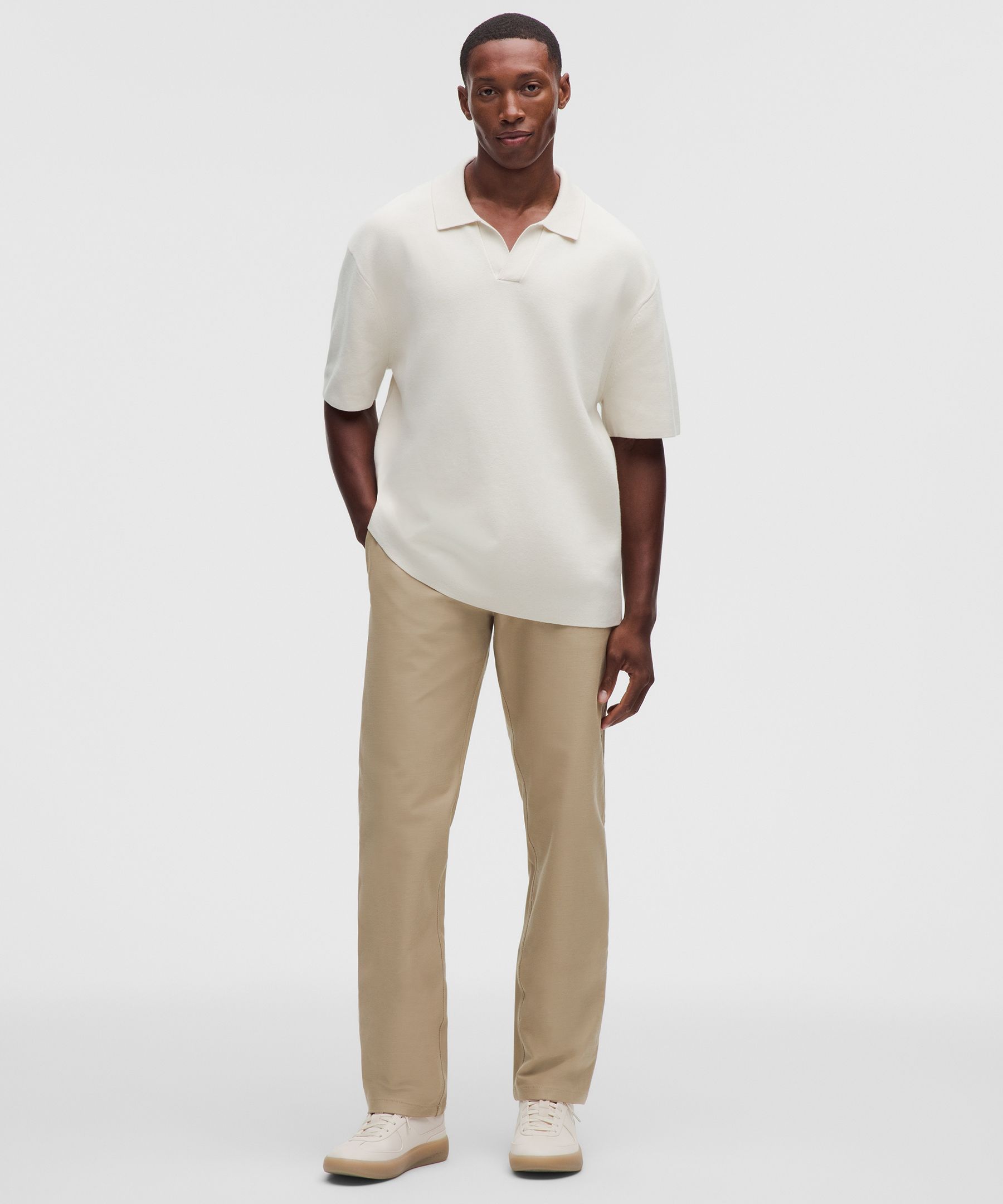 Pantal&oacute;n Slacker con corte cl&aacute;sico y pierna recta 32L