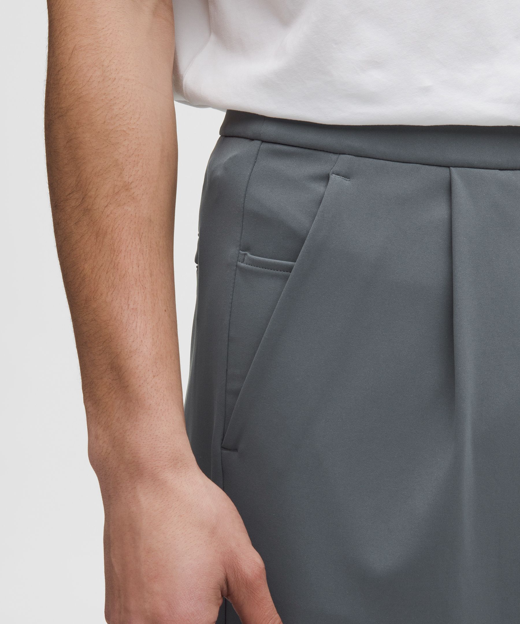 Men's Daydrift Relaxed-Fit Pleated Trouser Regular *No Belt Loops
