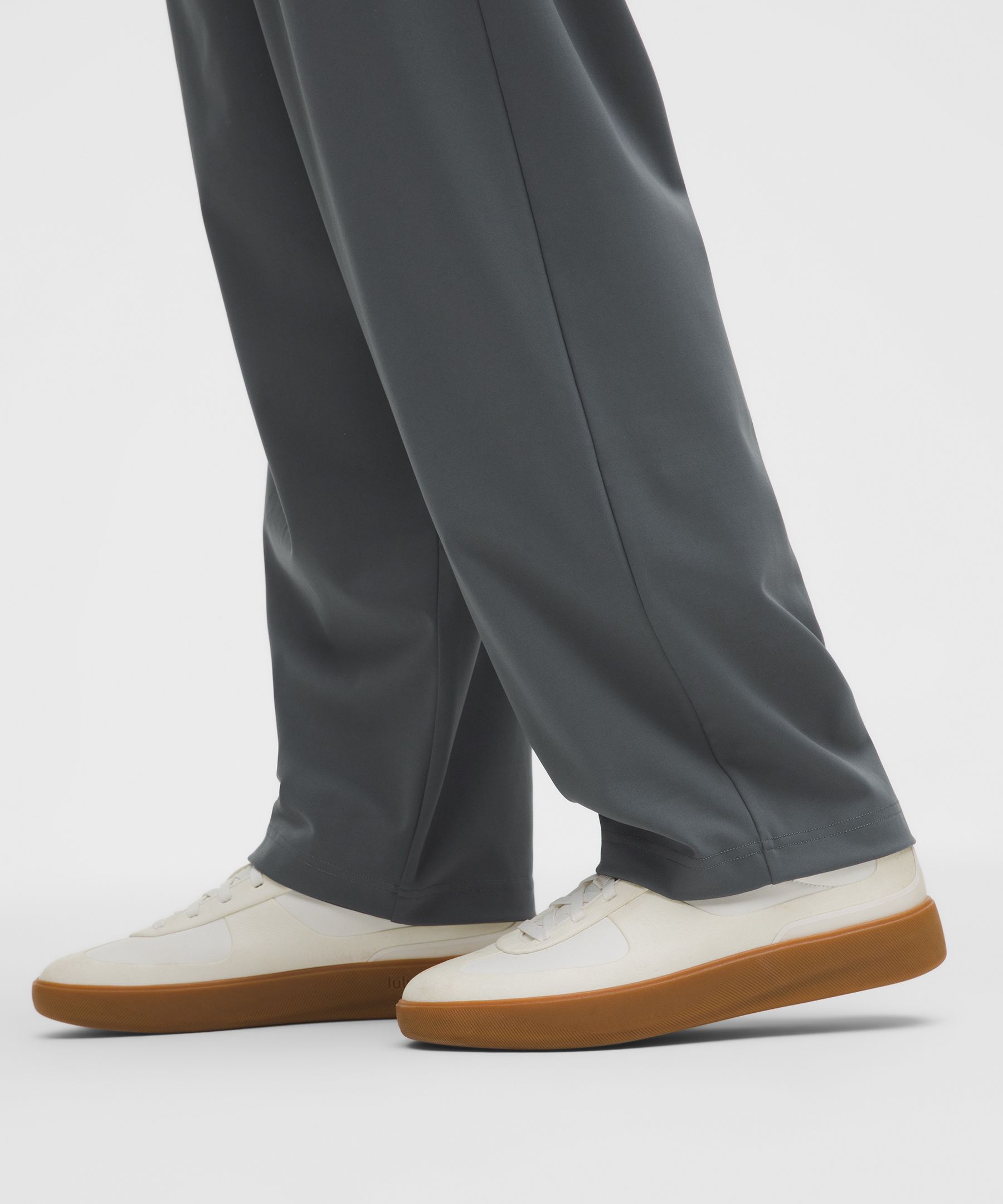 Men's Daydrift Relaxed-Fit Pleated Trouser Regular *No Belt Loops