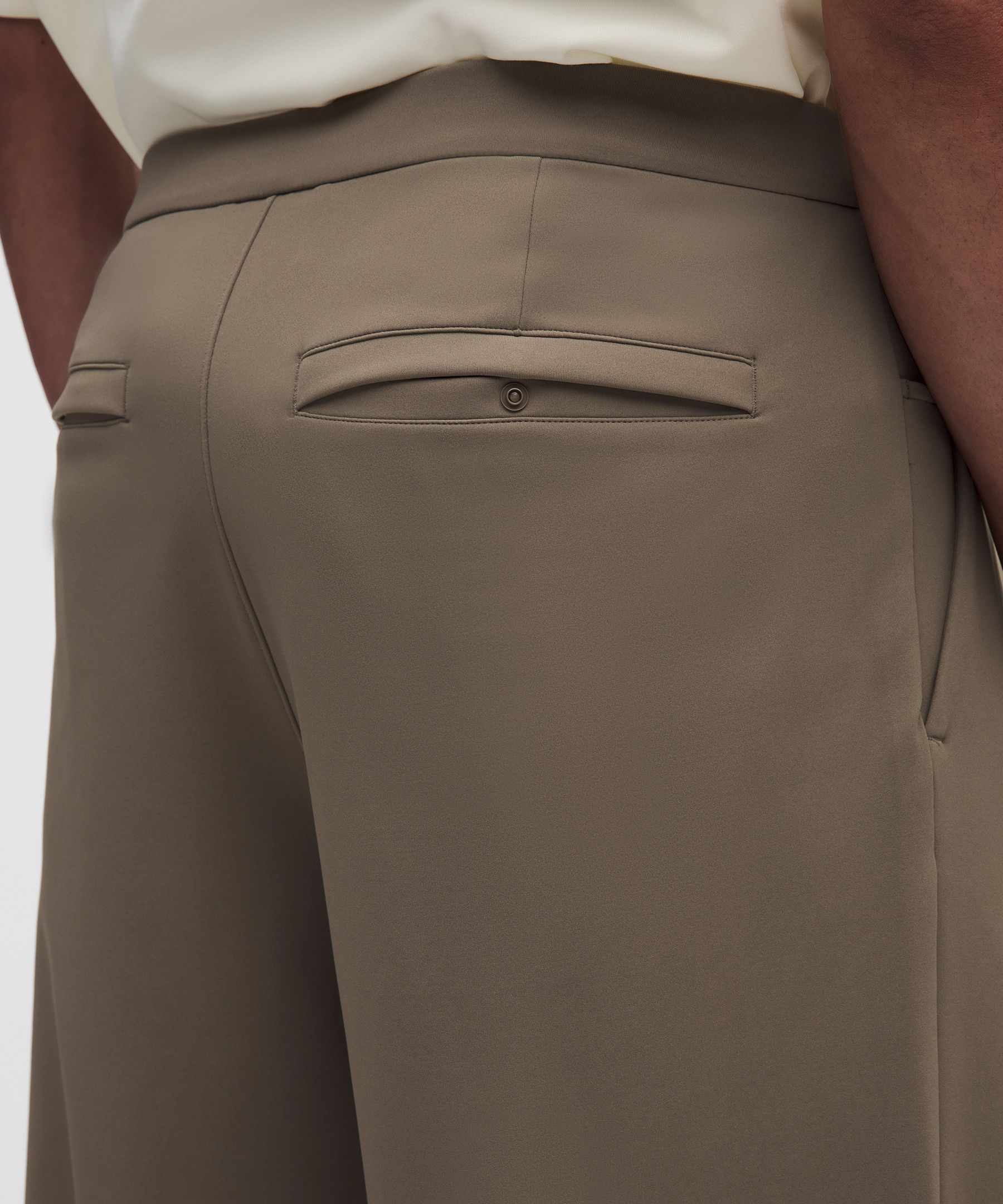 Men's Daydrift Relaxed-Fit Pleated Trouser *Regular