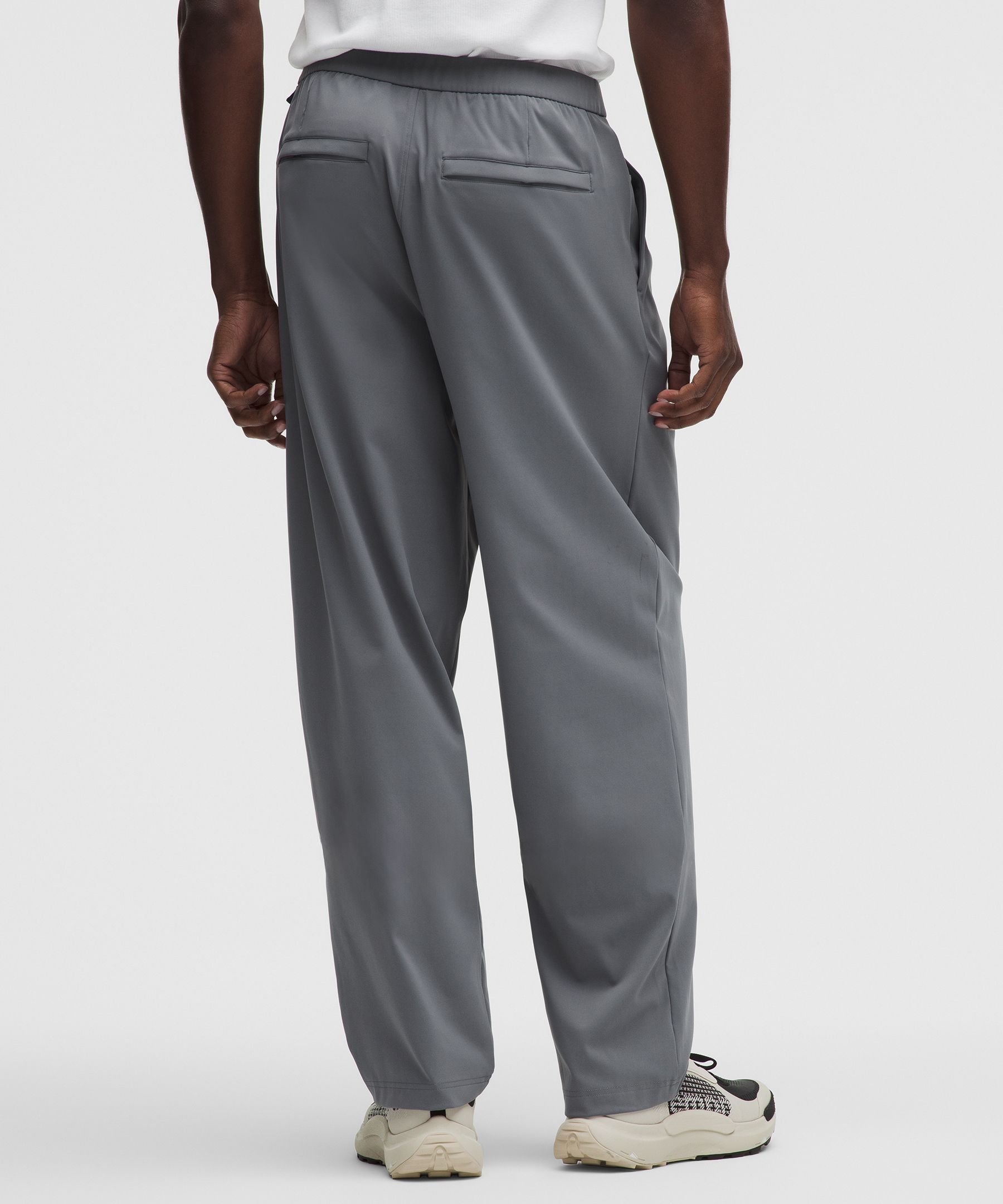 Men's Daydrift Relaxed-Fit Pleated Trouser Regular