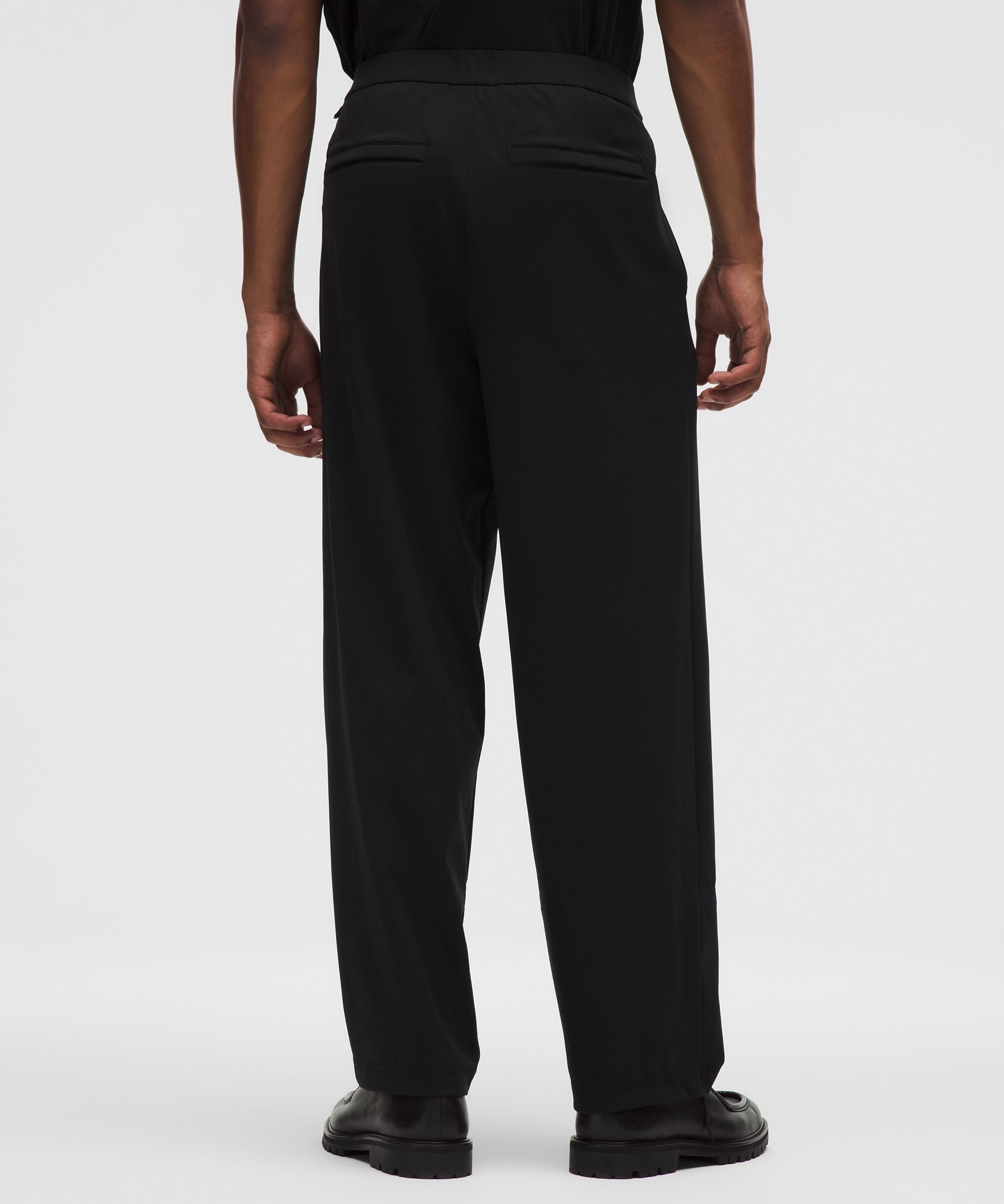 Men's Daydrift Relaxed-Fit Pleated Trouser *Shorter