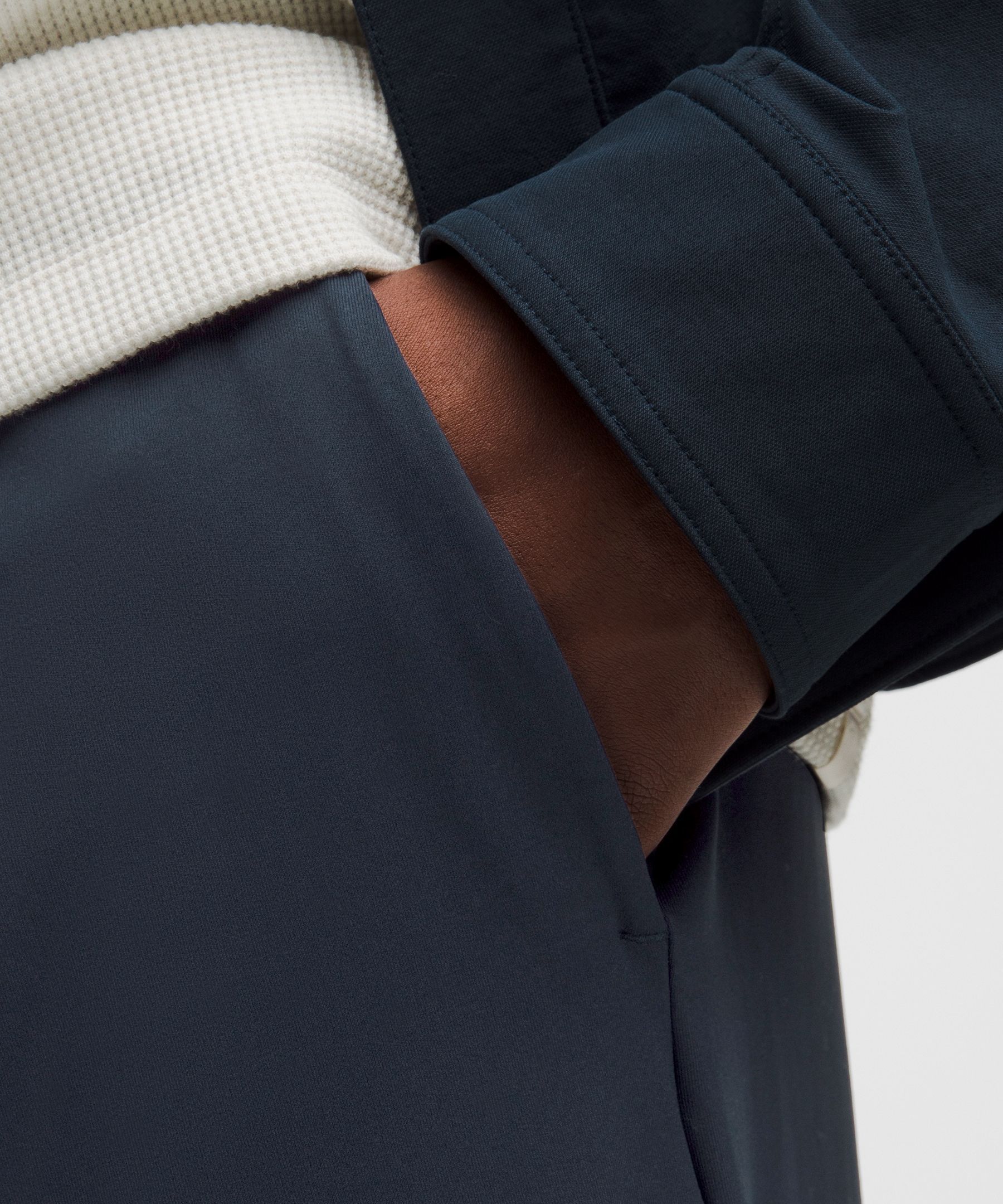 Men's Daydrift Relaxed-Fit Pleated Trouser Shorter