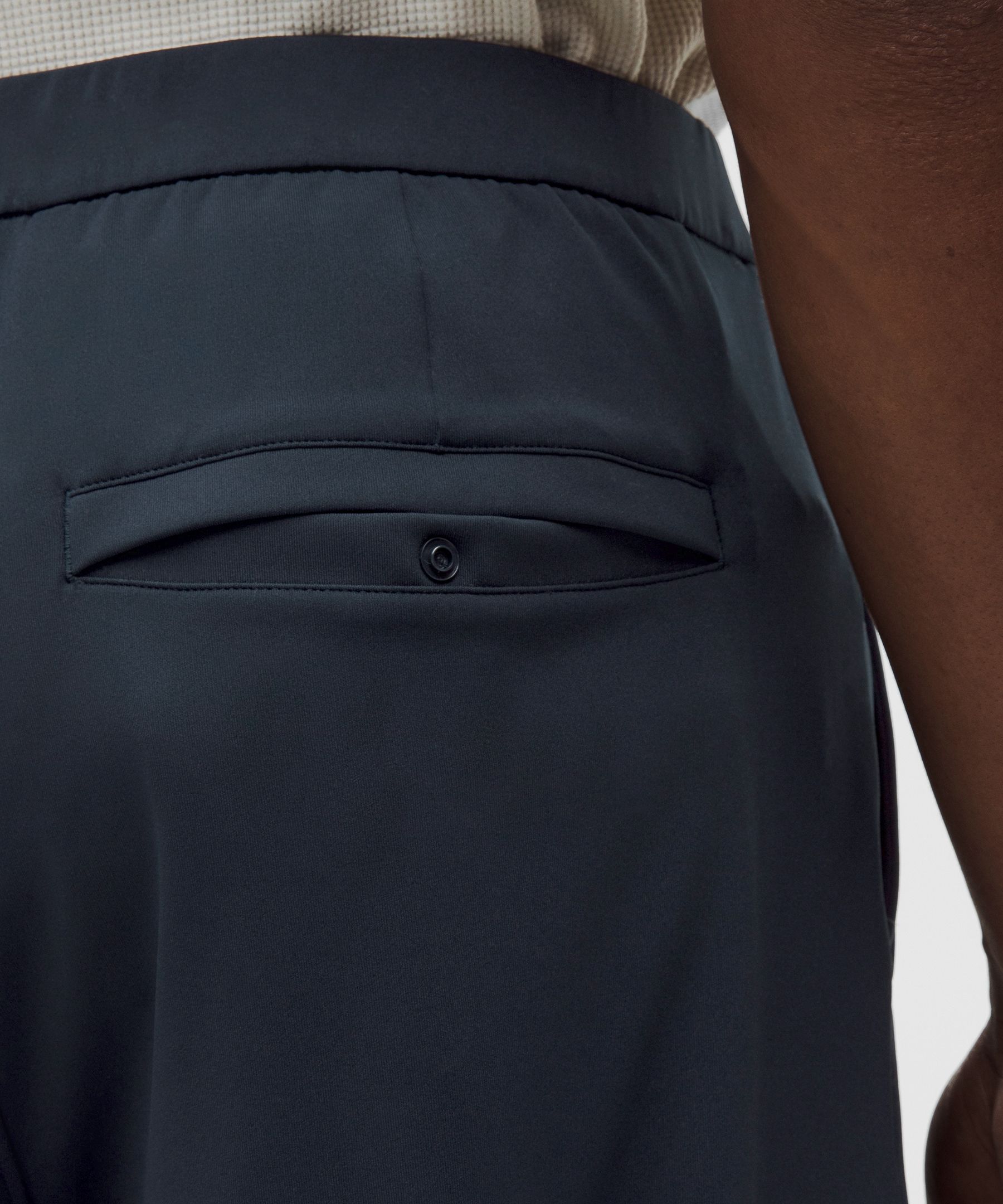 Men's Daydrift Relaxed-Fit Pleated Trouser Shorter