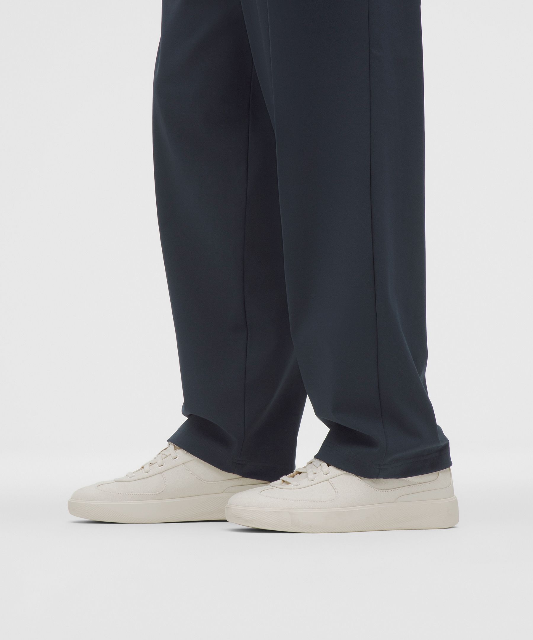 Men's Daydrift Relaxed-Fit Pleated Trouser Shorter