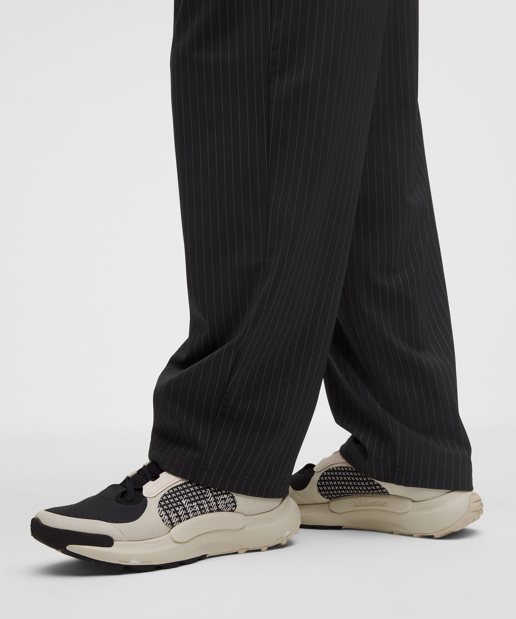 Men's Daydrift Relaxed-Fit Pleated Trouser *Regular