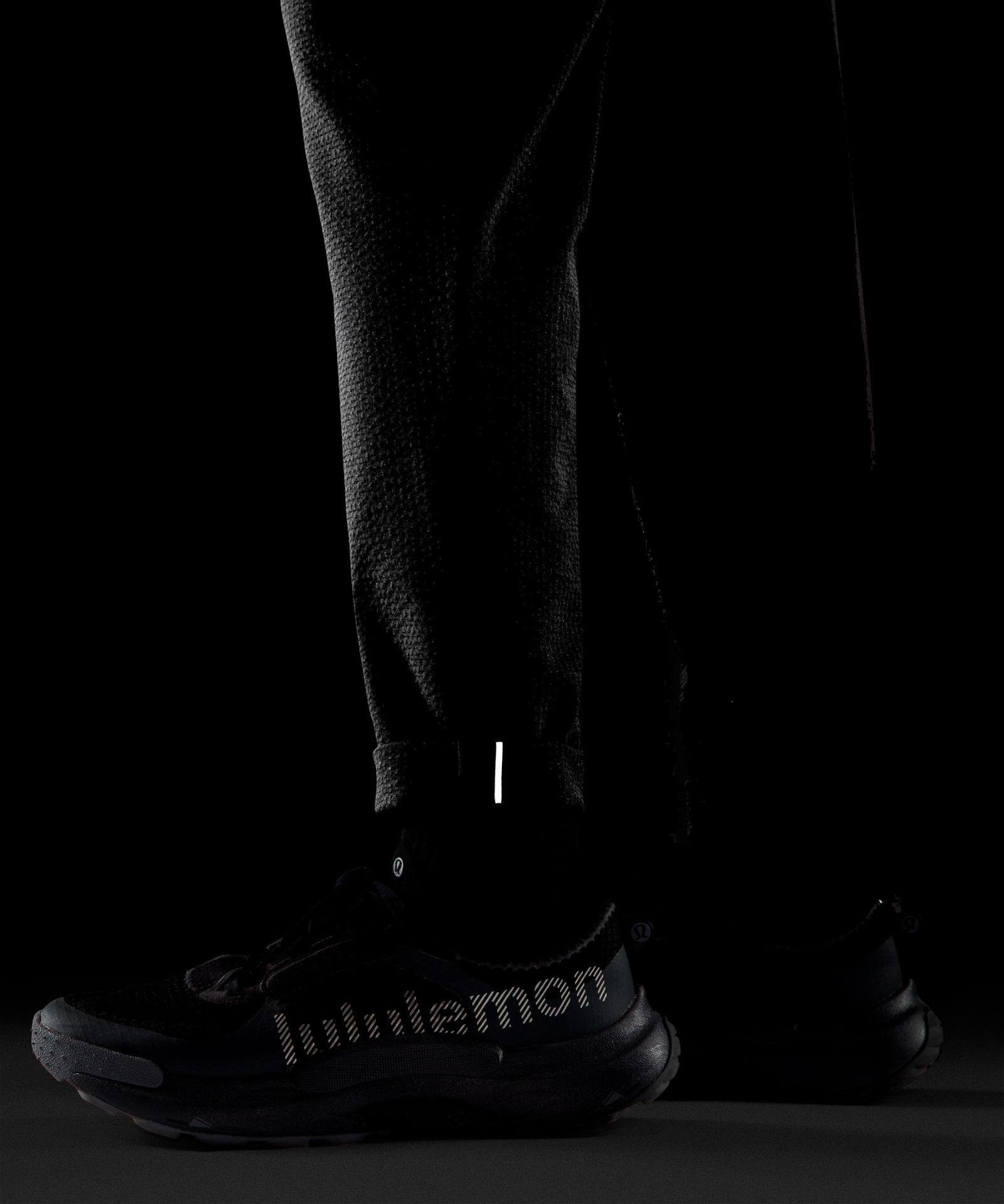 Мужские брюки Lululemon ABC Slim-Fit Textured WovenAir — фото 8