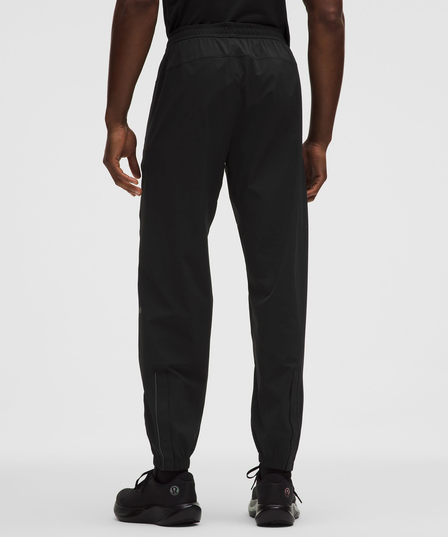 Perforated Running Pant *Regular