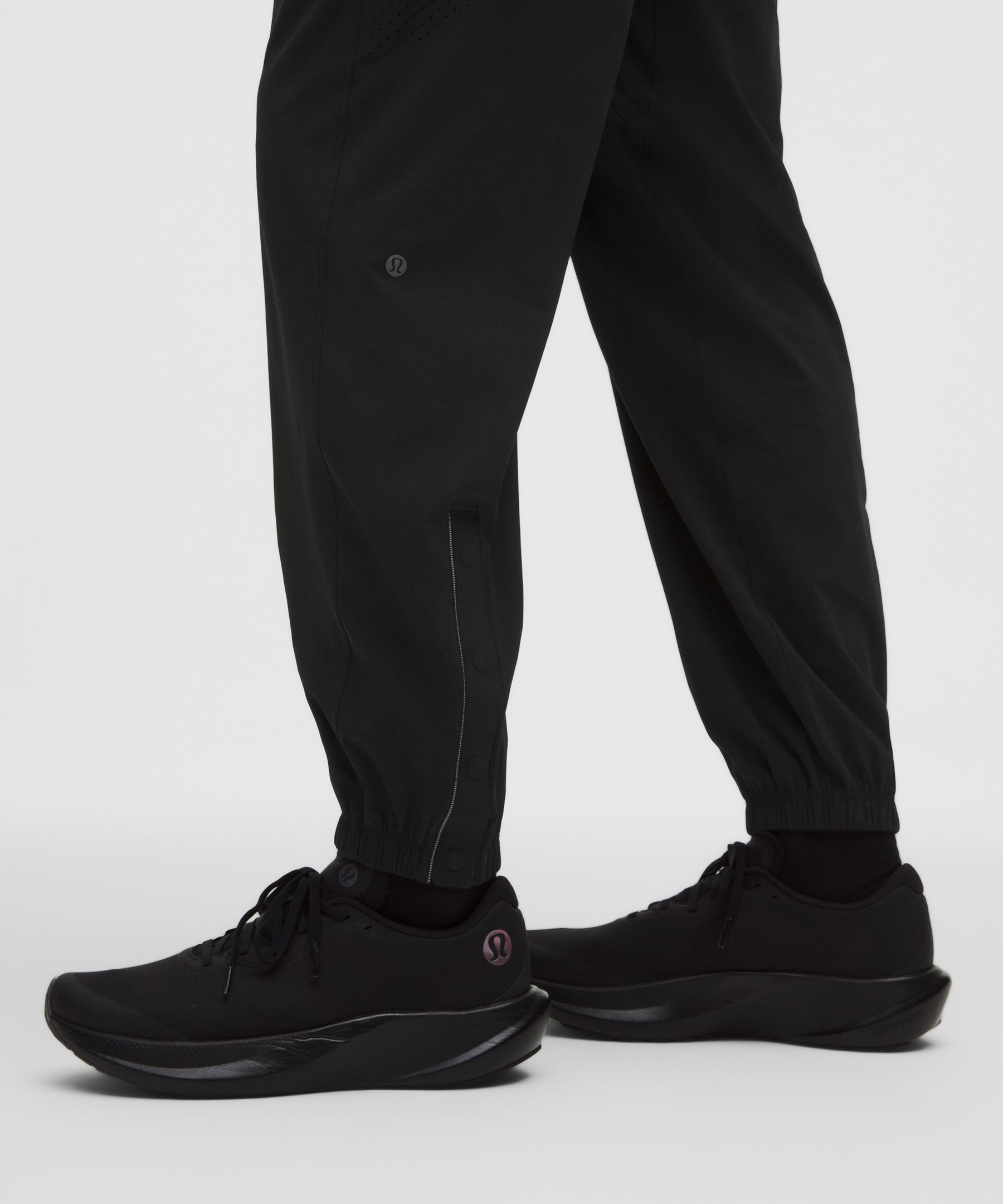 Perforated Running Pant *Regular