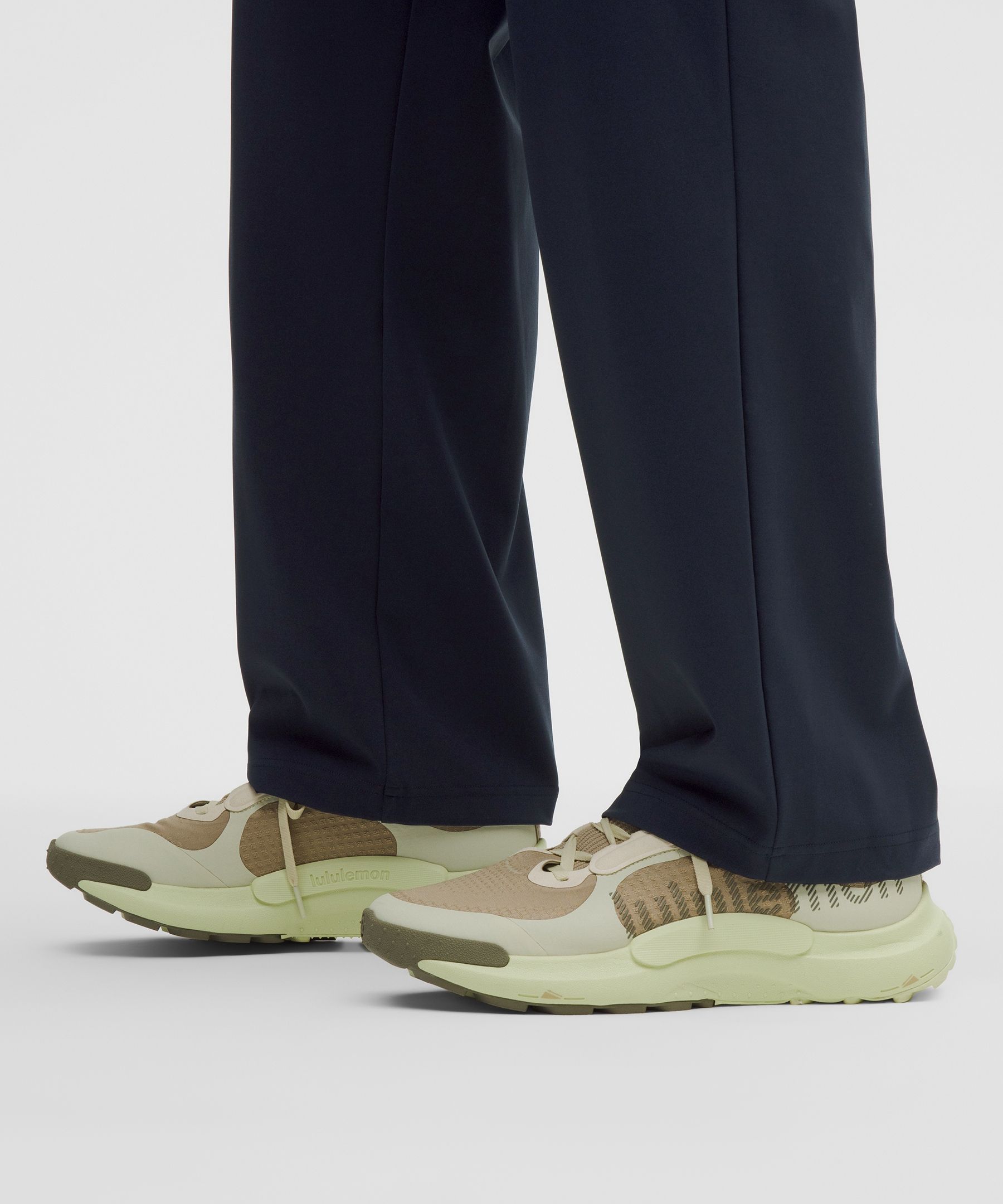 Pantal&oacute;n Daydrift de corte cl&aacute;sico para hombre, largo est&aacute;ndar *Sin trabillas