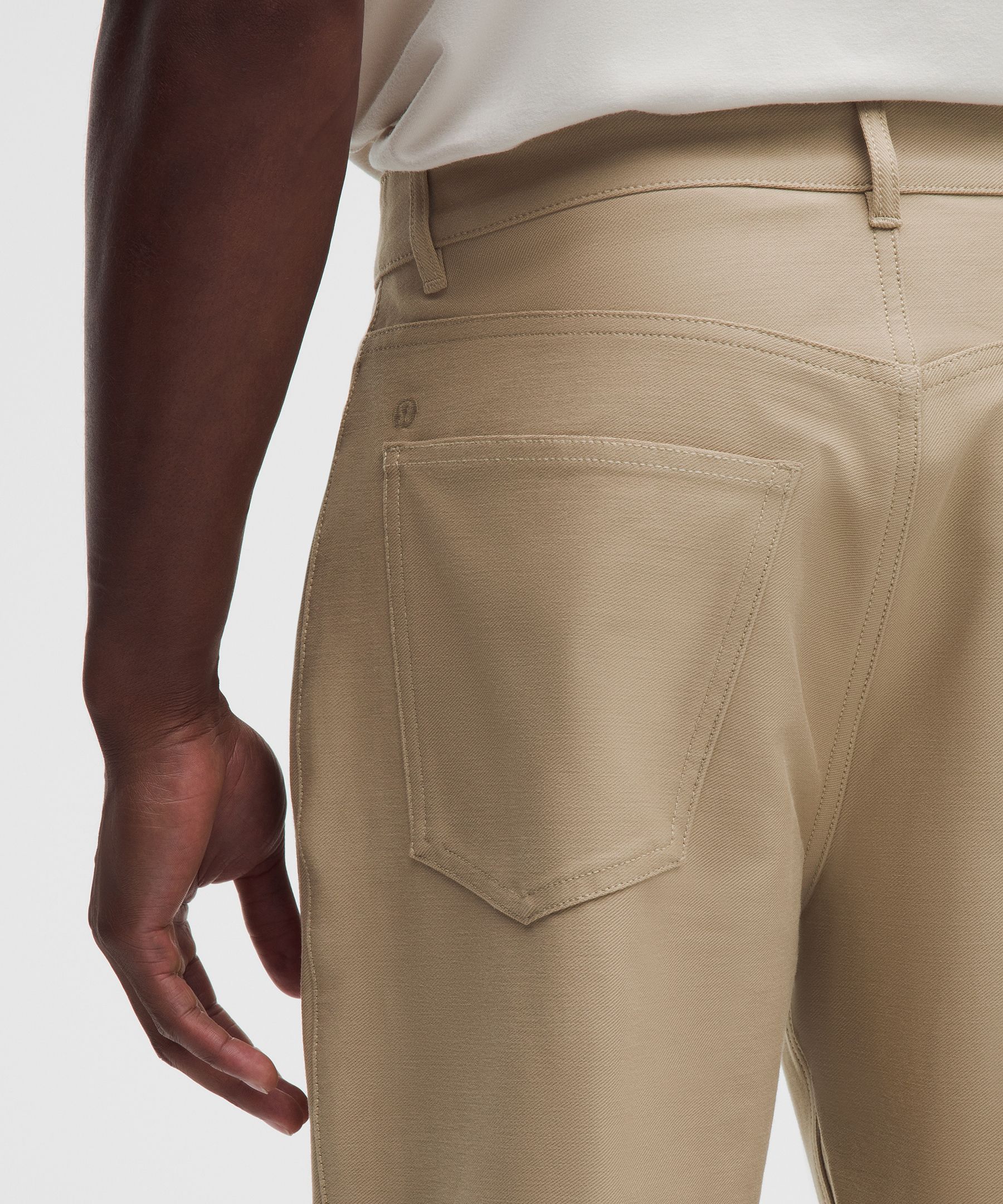 Pantalon EasyFive ample et droit 86 cm
