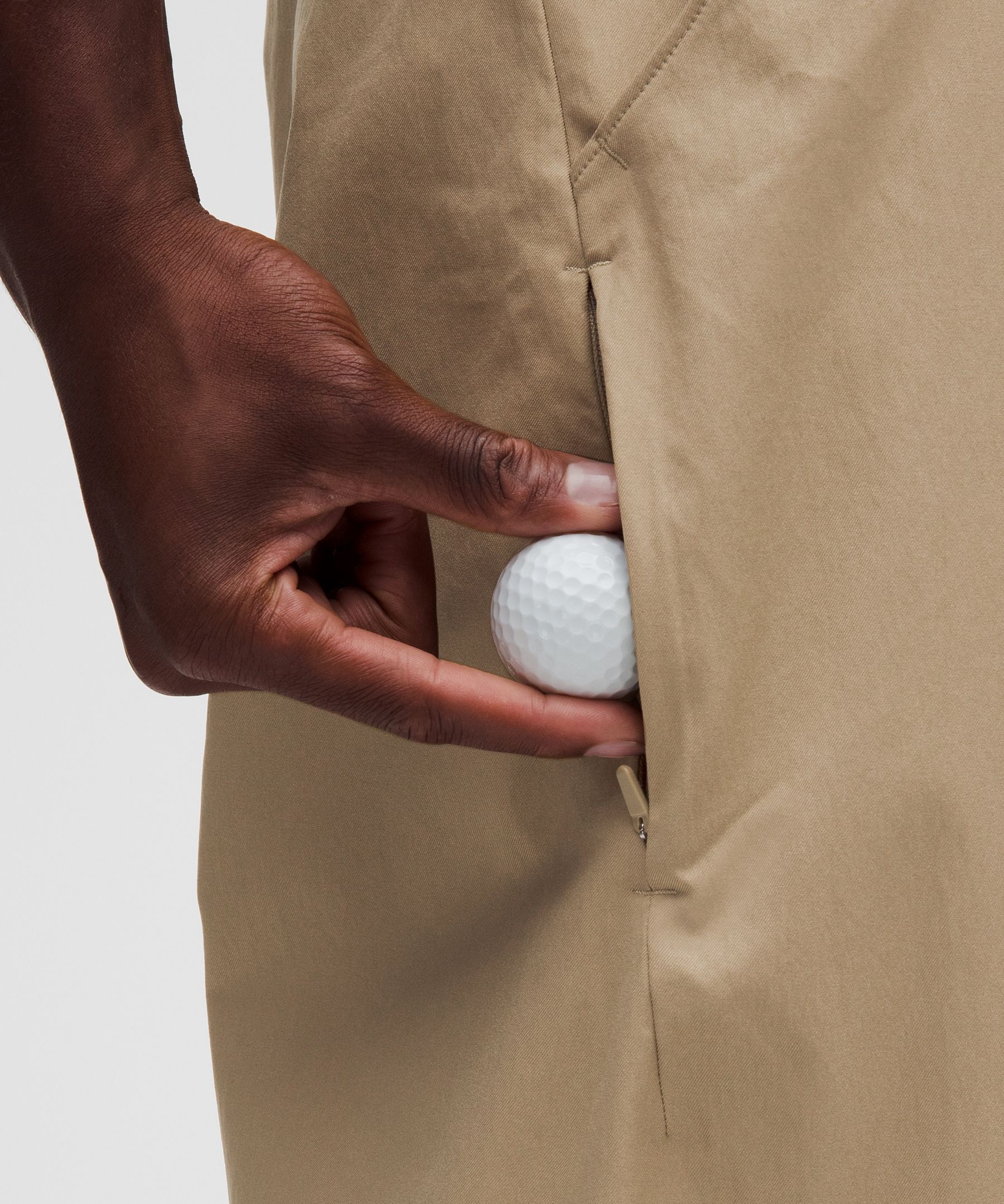 Pantalon de golf en serg&eacute; extensible coupe d&eacute;contract&eacute;e *Standard