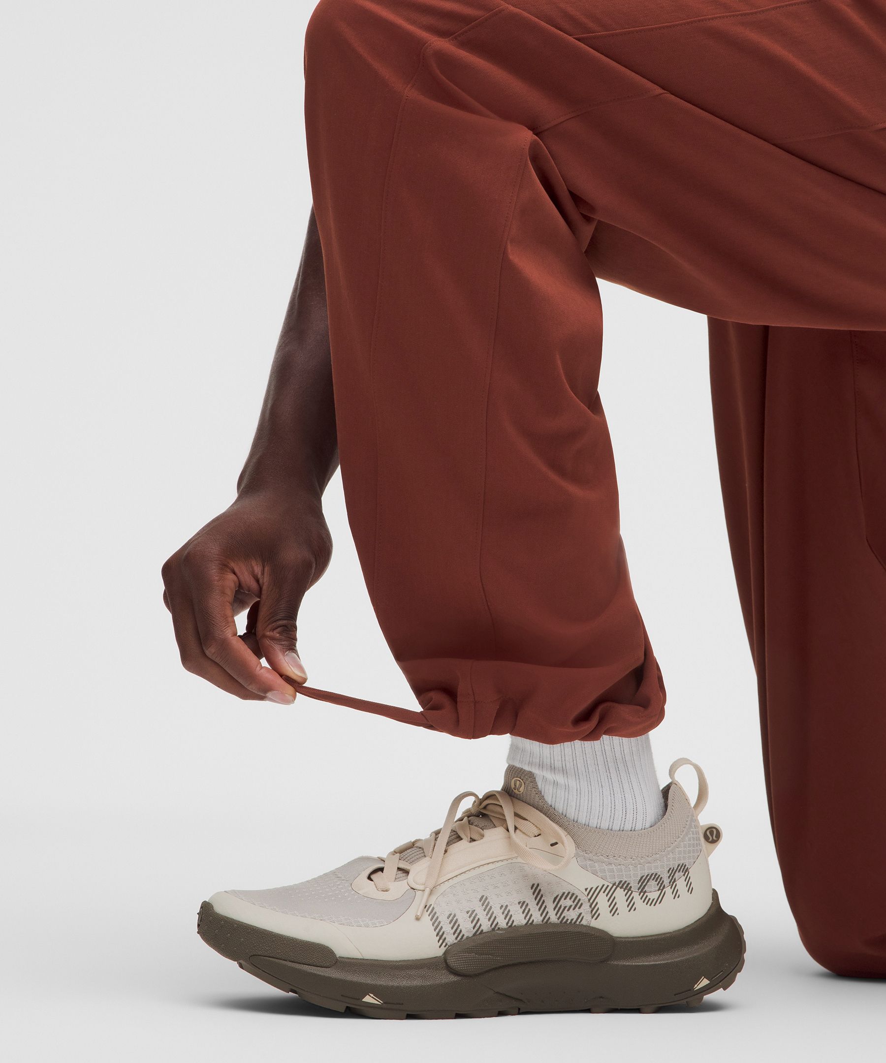 Pantalon Unshaken coupe d&eacute;contract&eacute;e taille &eacute;lastique *Standard