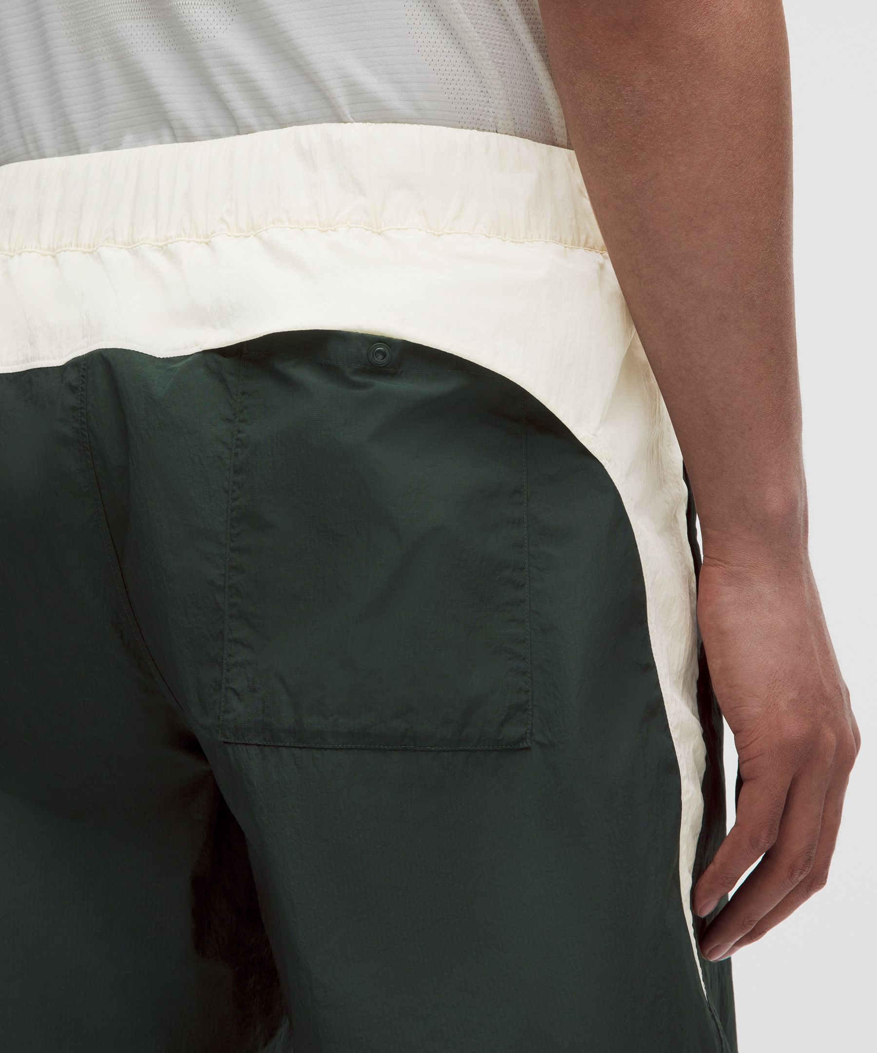 Pantalon de surv&ecirc;tement d&eacute;contract&eacute; en nylon *Standard