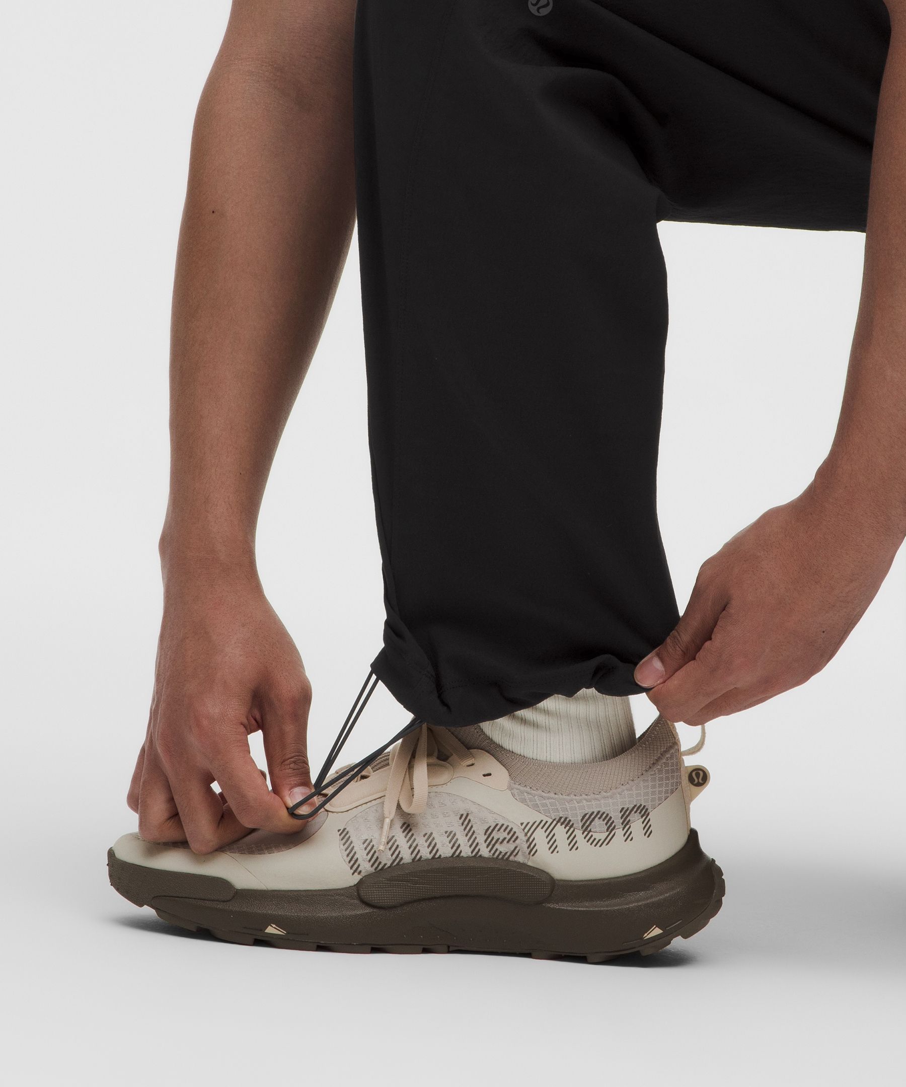 Pantalon de randonn&eacute;e d&eacute;contract&eacute; avec protection UV *Standard