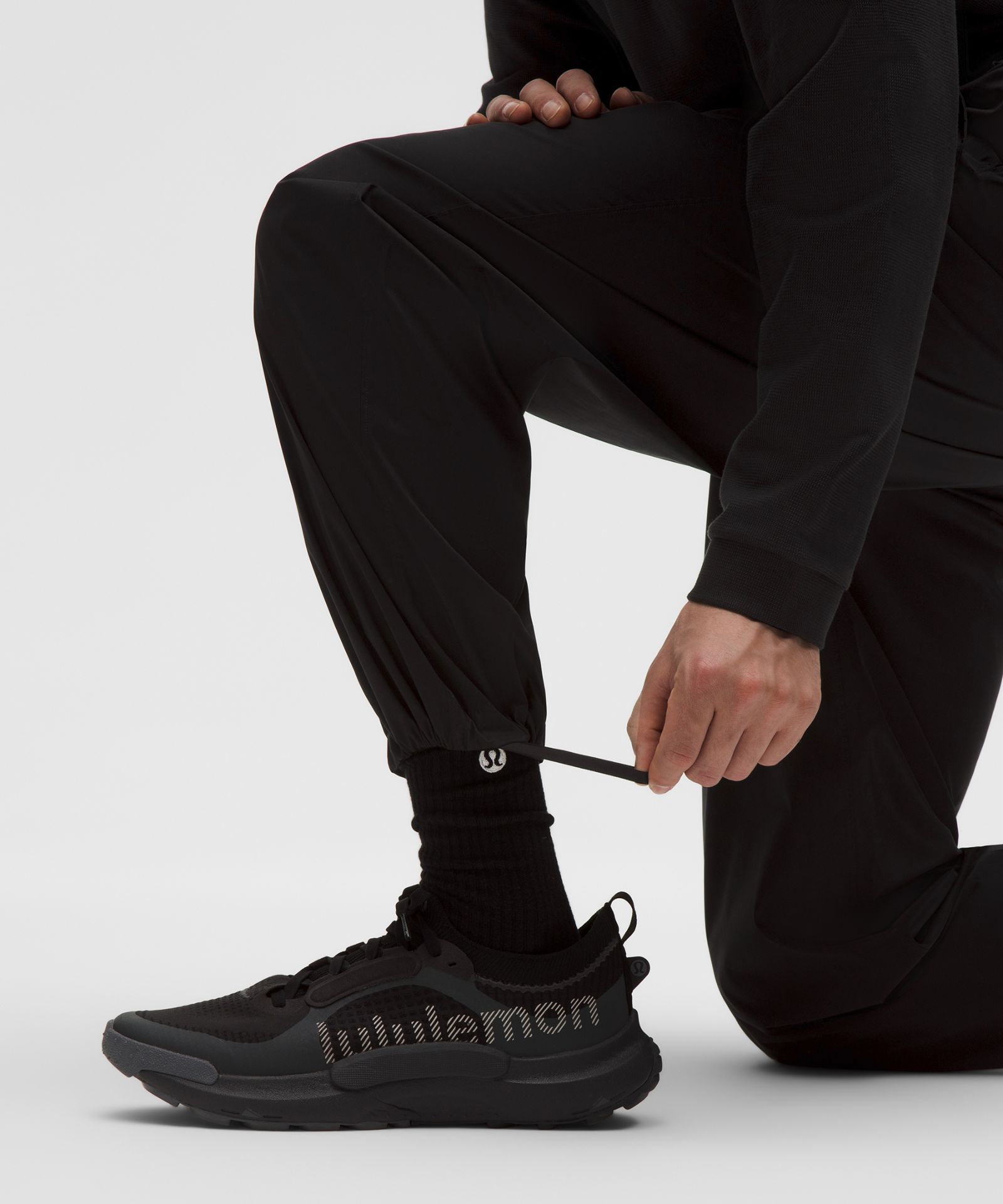 Мужские брюки Lululemon Zero Tucks свободного кроя — фото 8