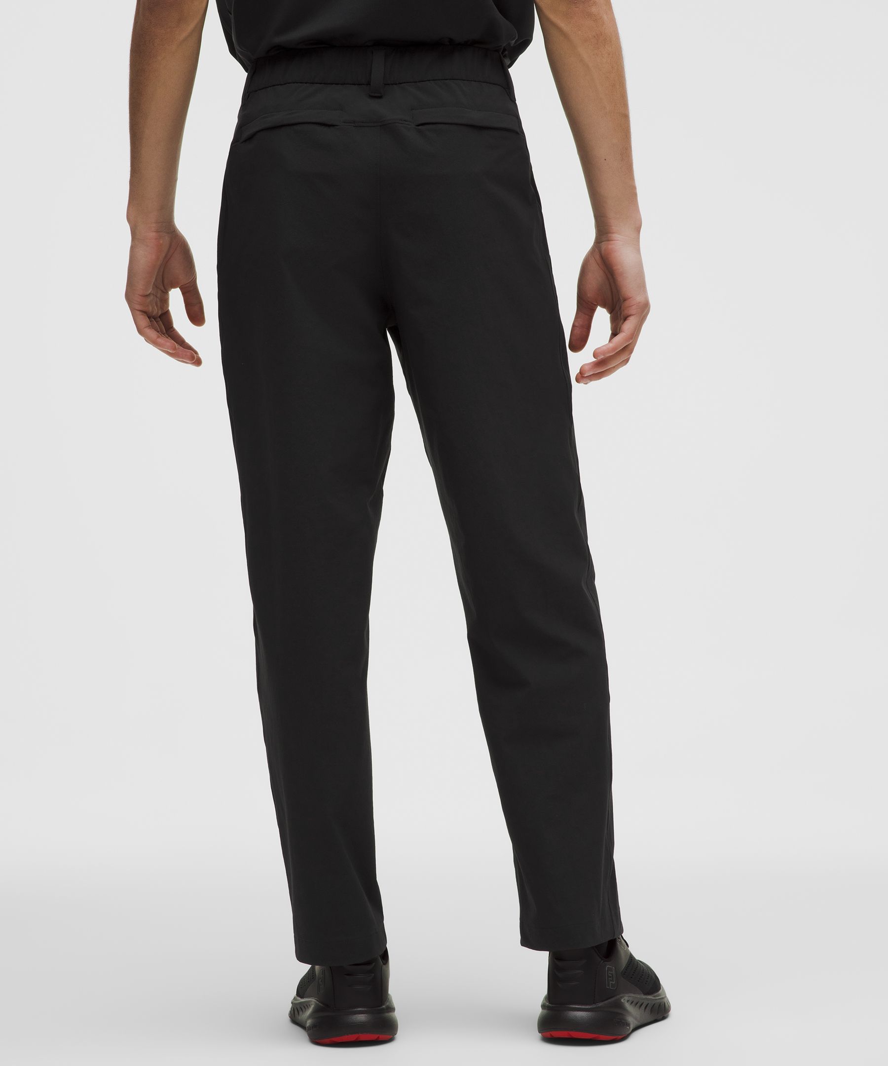 Water-Repellent Relaxed-Fit Golf Pant *Regular
