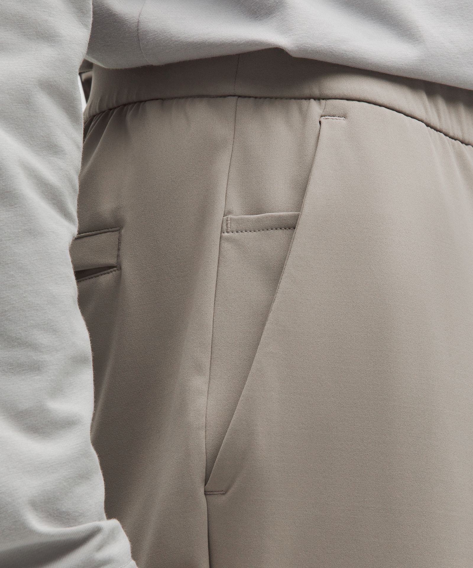 Lululemon Men's Daydrift Classic-Fit Trouser Shorter *No Belt Loops — фото 6