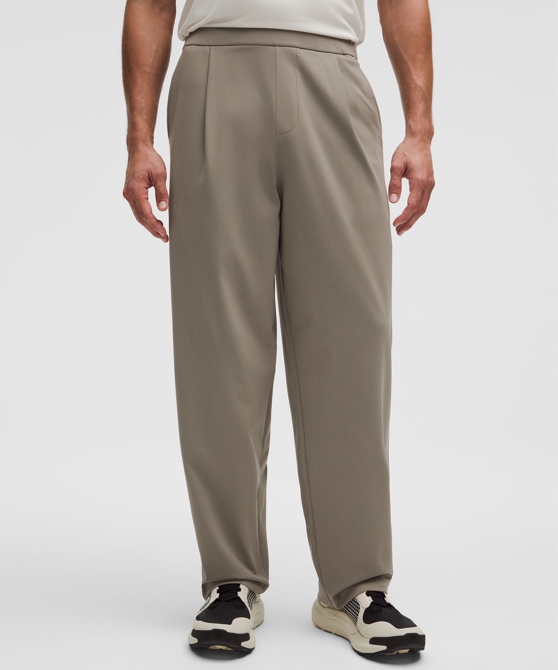 Men's Daydrift Relaxed-Fit Pleated Trouser *Shorter
