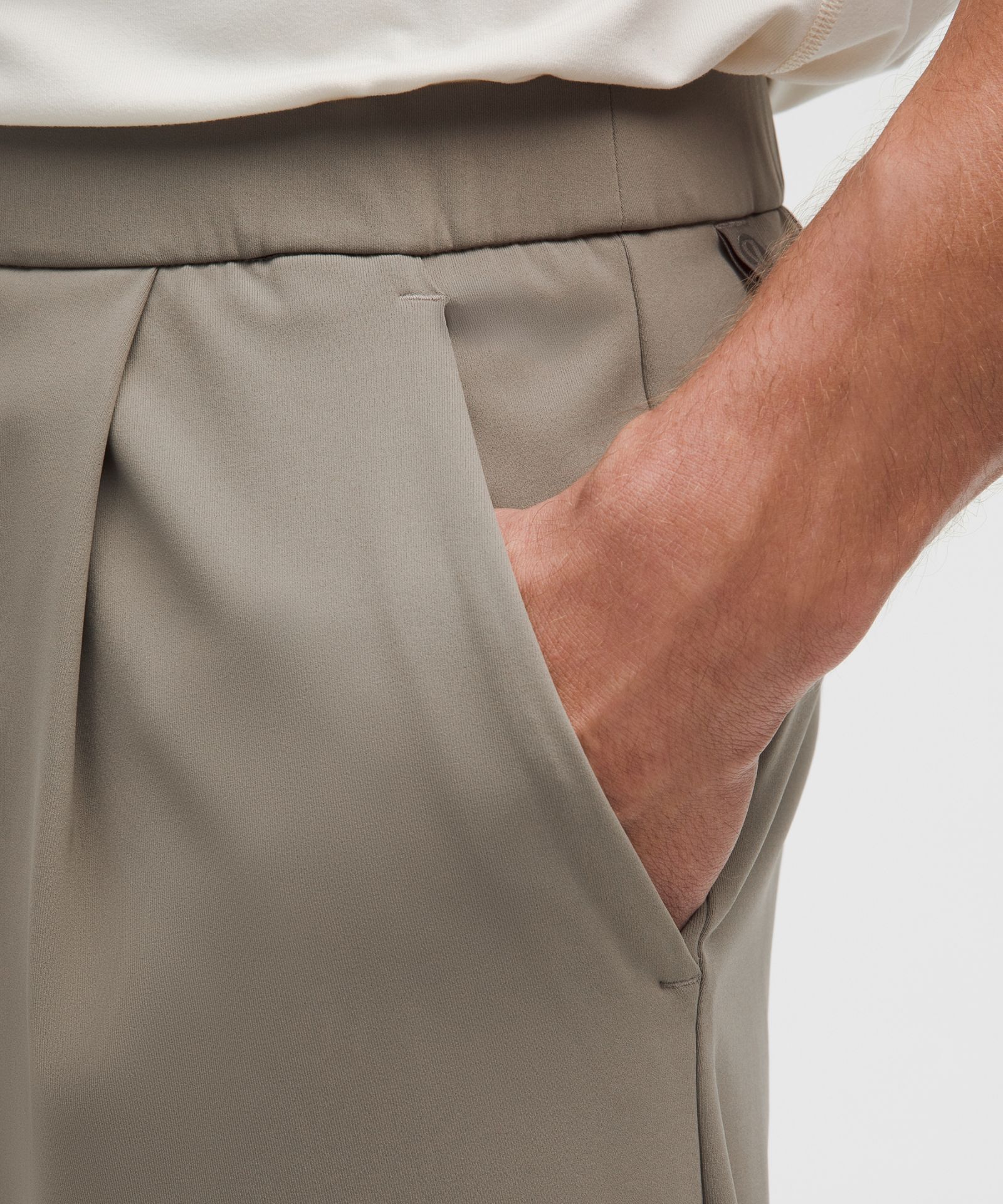Lululemon Men's Daydrift Relaxed-Fit Pleated Trouser Shorter *No Belt Loops — фото 5