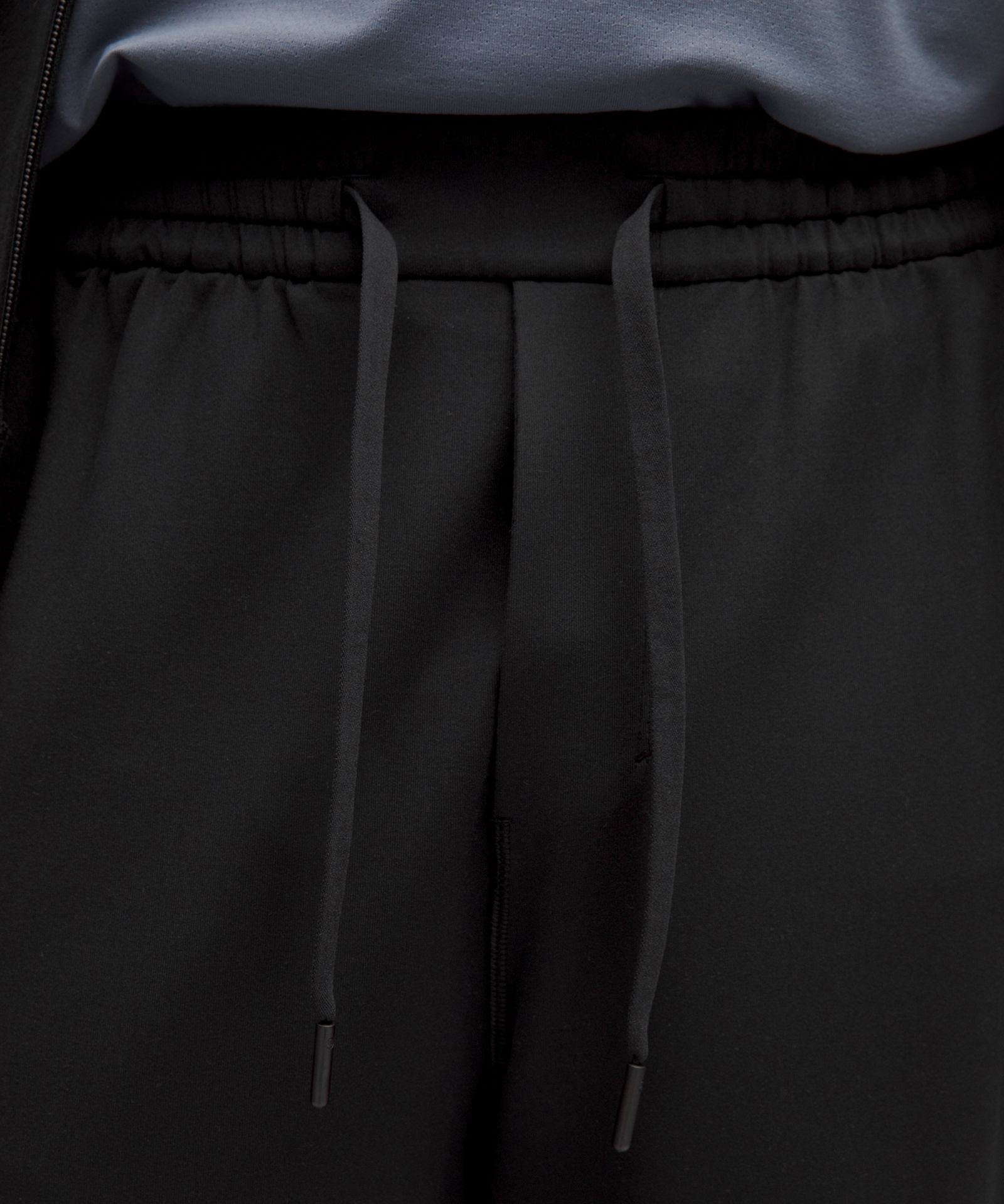 Мужские брюки Lululemon Soft Jersey классического кроя Shorter — фото 6