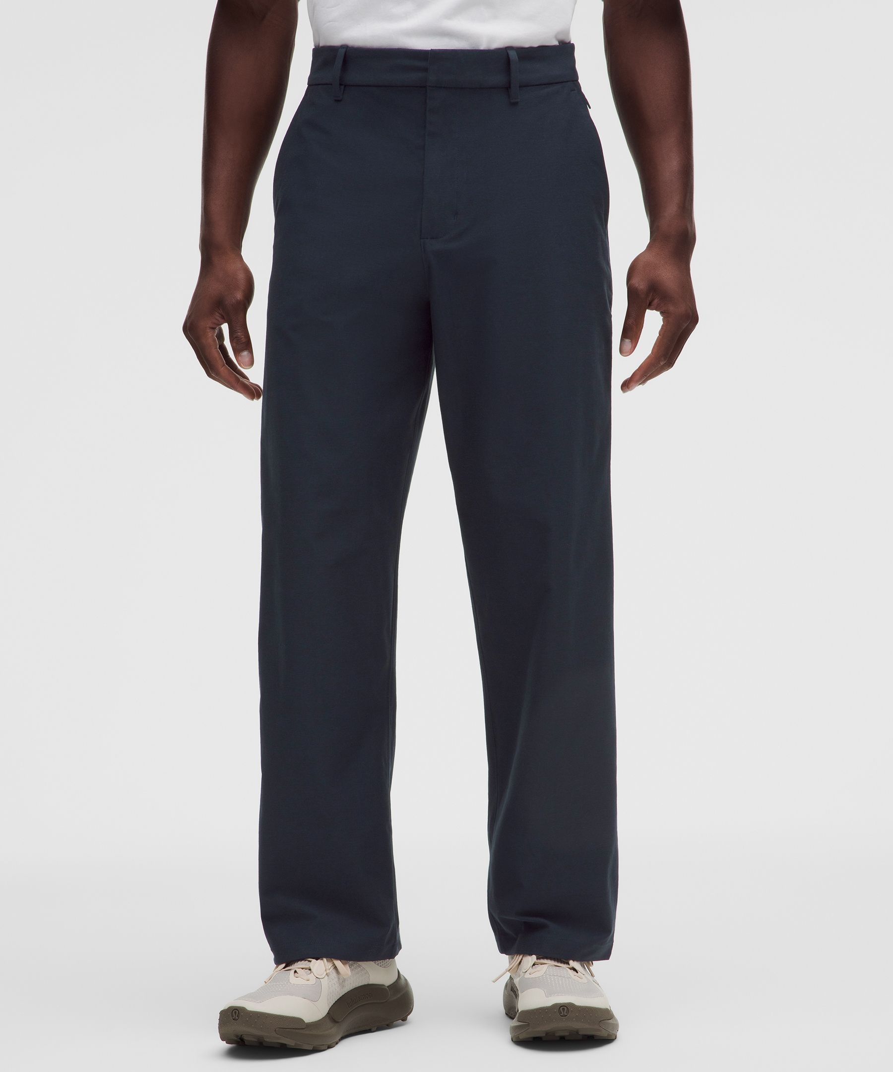 Pantal&oacute;n Slacker de corte holgado y pierna recta 32L *Ligeros
