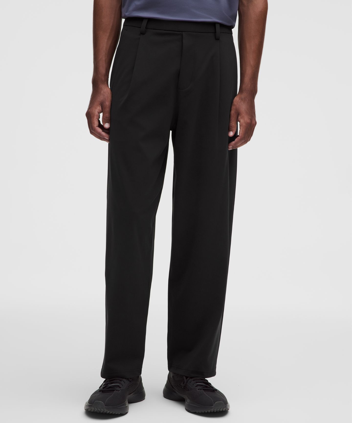 Мужские брюки Lululemon Daydrift Relaxed-Fit Pleated Trouser *Regular, цвет: Чёрный — фото 2