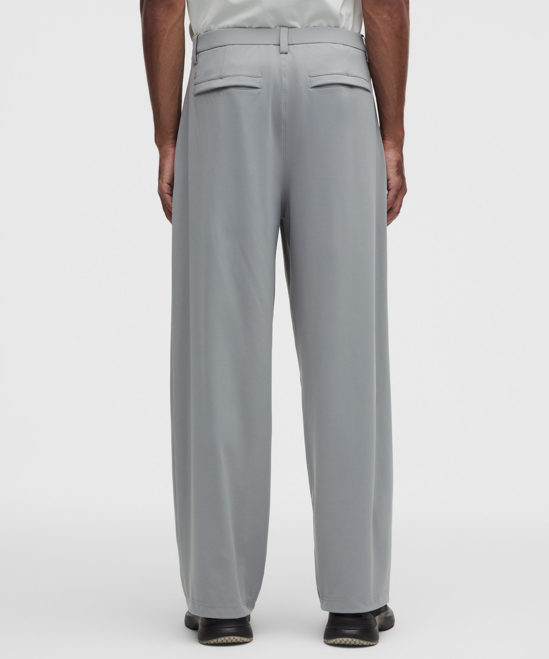 Men's Daydrift Relaxed-Fit Pleated Trouser