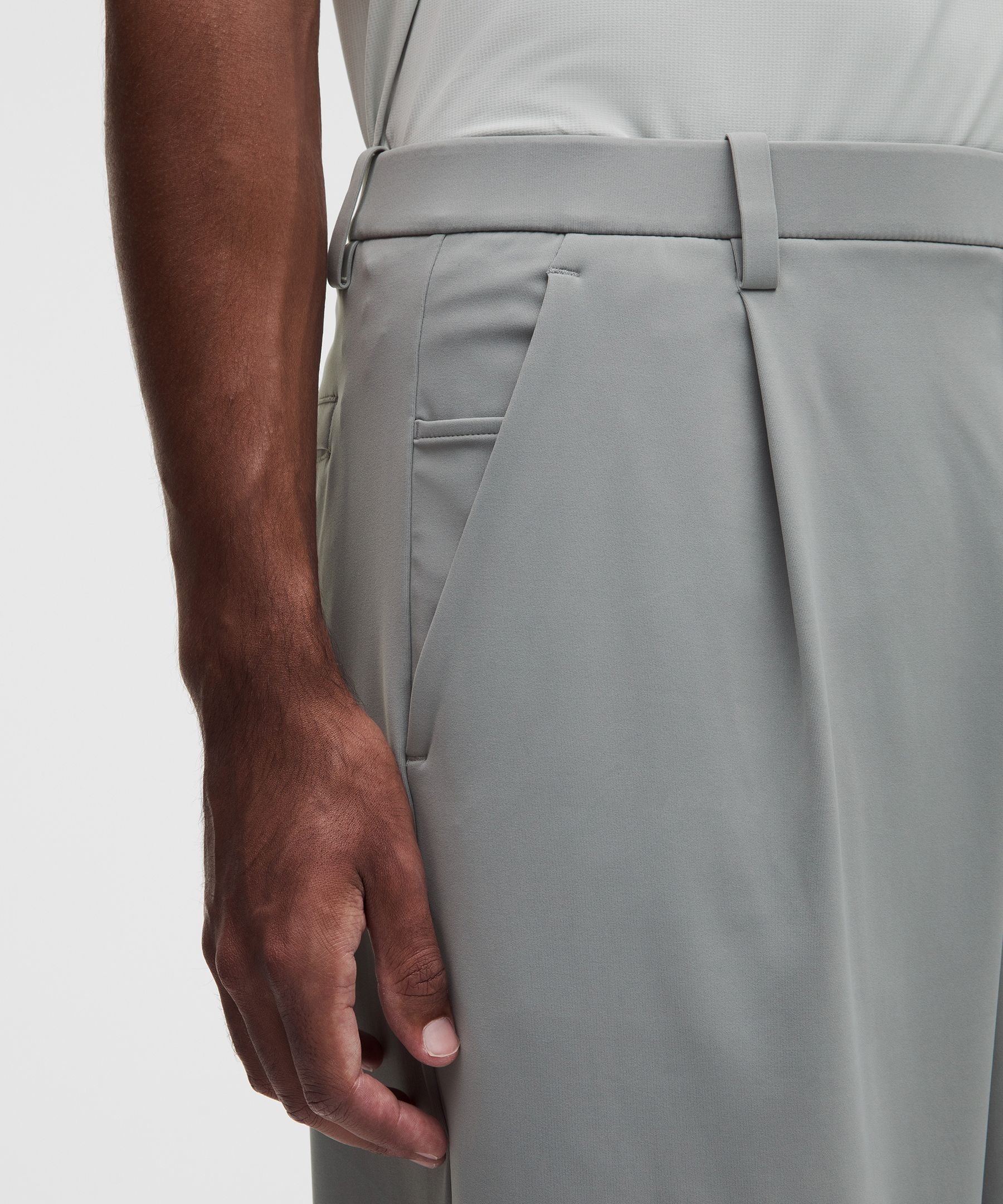 Men's Daydrift Relaxed-Fit Pleated Trouser