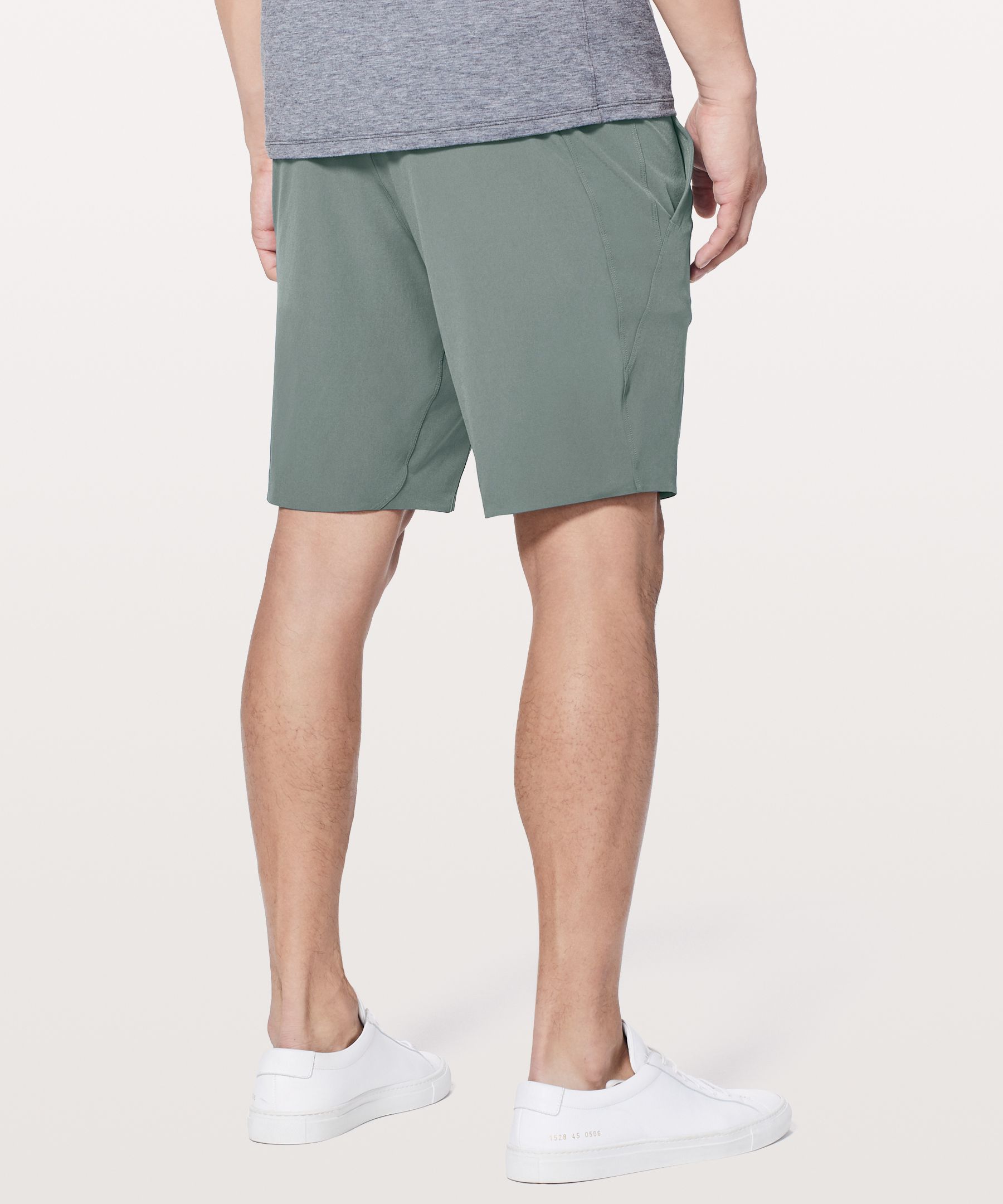 Lululemon in mind store short