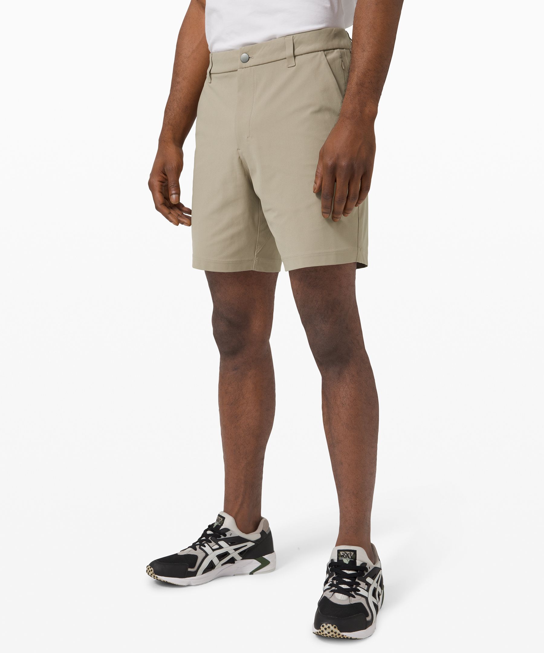 Beige Commission 7 shorts, Lululemon