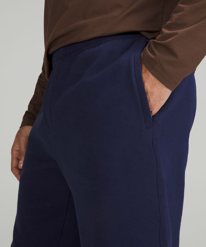 Shorts im entspanntem Schnitt aus French-Terry-Material 23 cm