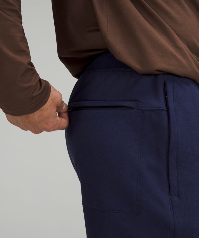 Shorts im entspanntem Schnitt aus French-Terry-Material 23 cm
