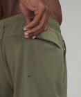 Pantalones cortos License to Train con forro, 18 cm