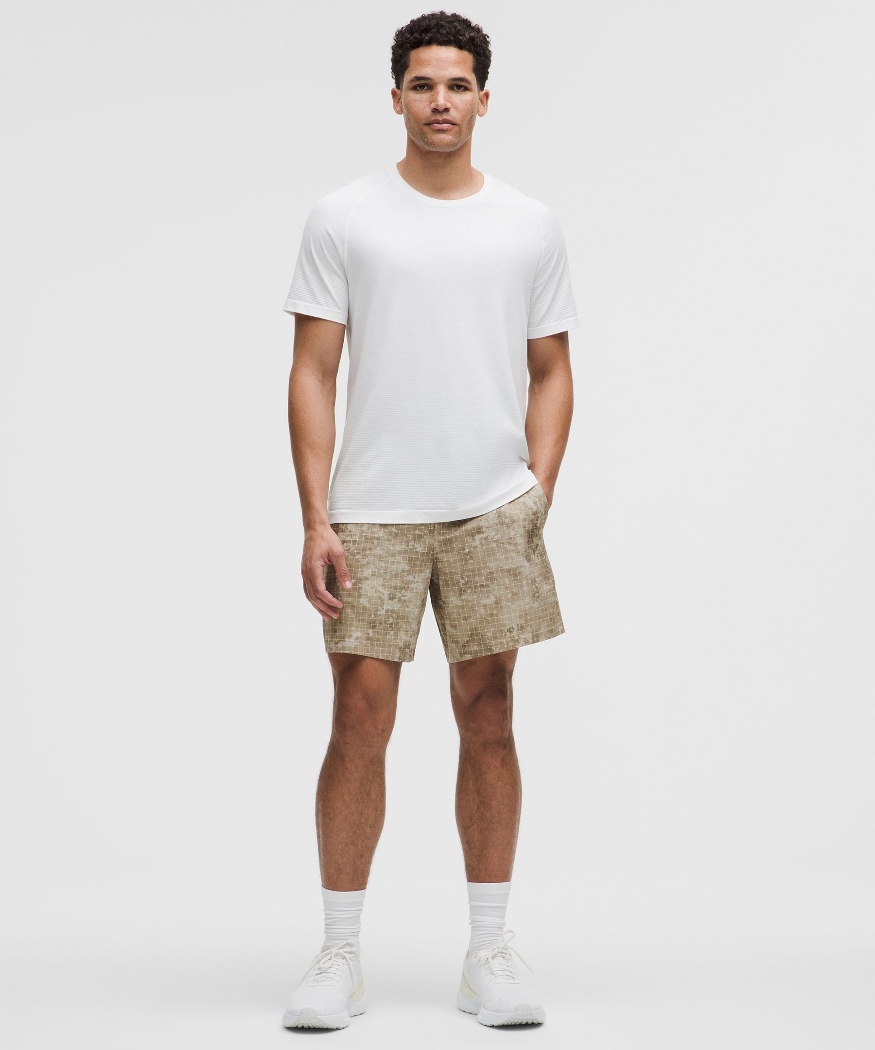 LULULEMON PACE BREAKER LINERLESS SHORTS 7"