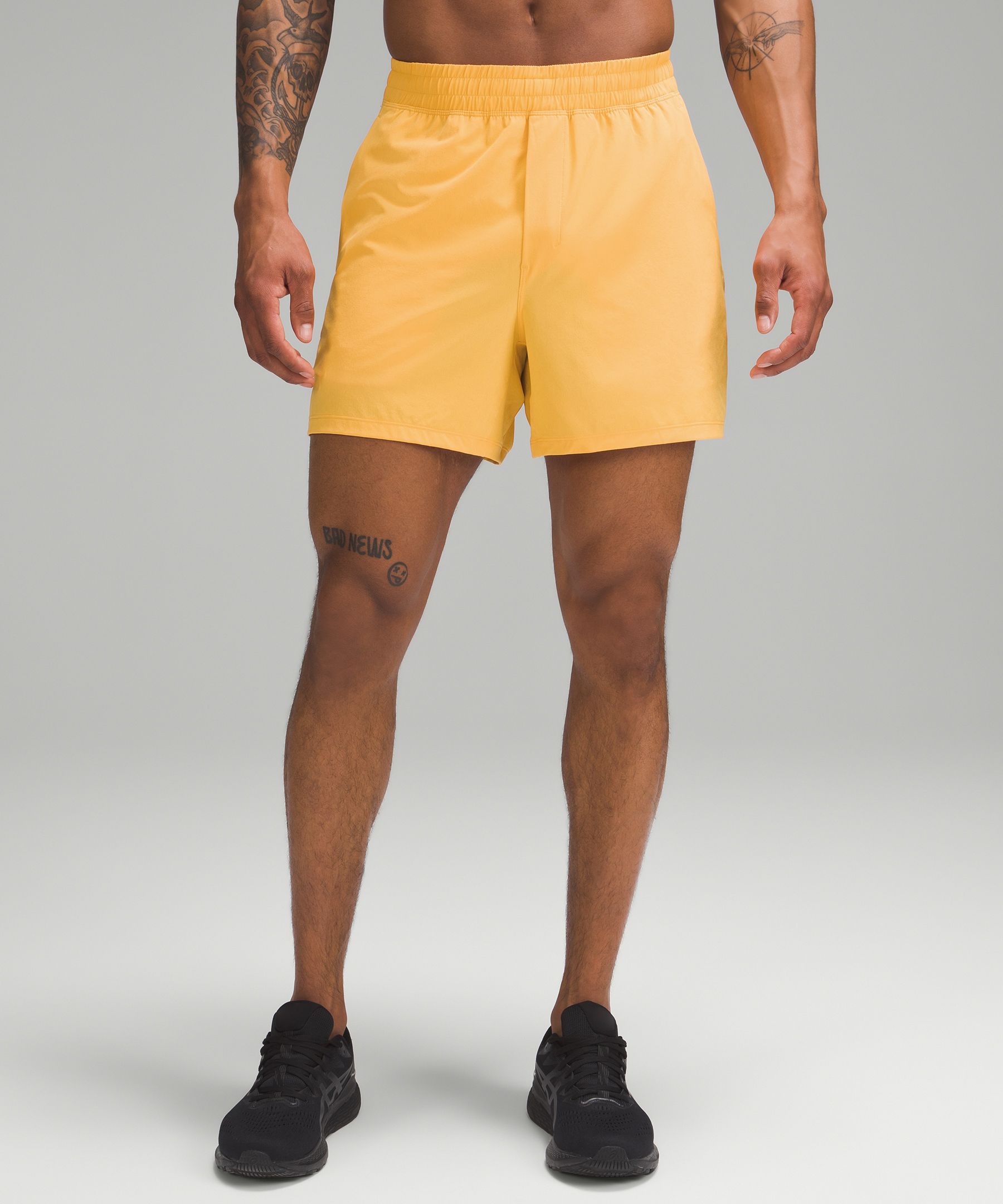 新品　lululemonルルレモン Pace Breaker ショーツ パンツ Pace Breaker インナーなしショーツ 股下7インチ | ショート