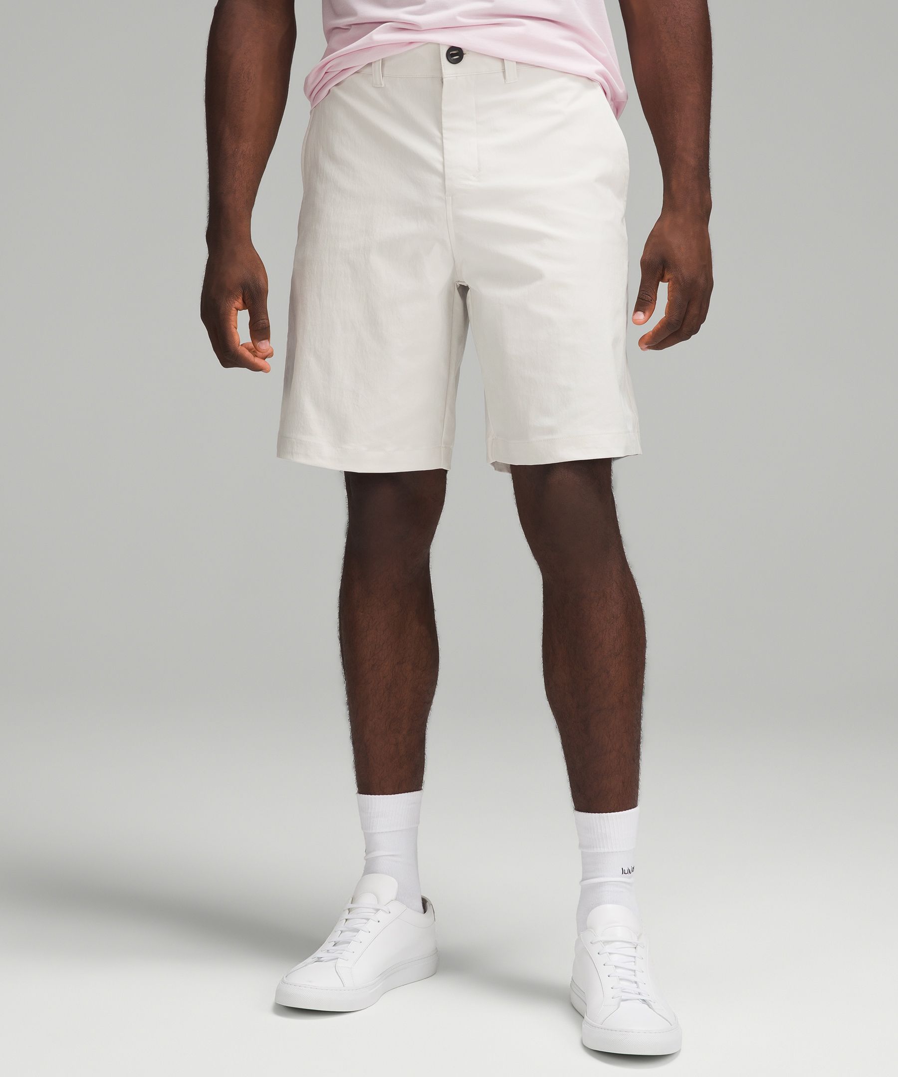 Relaxed-Fit Smooth Twill Short 9