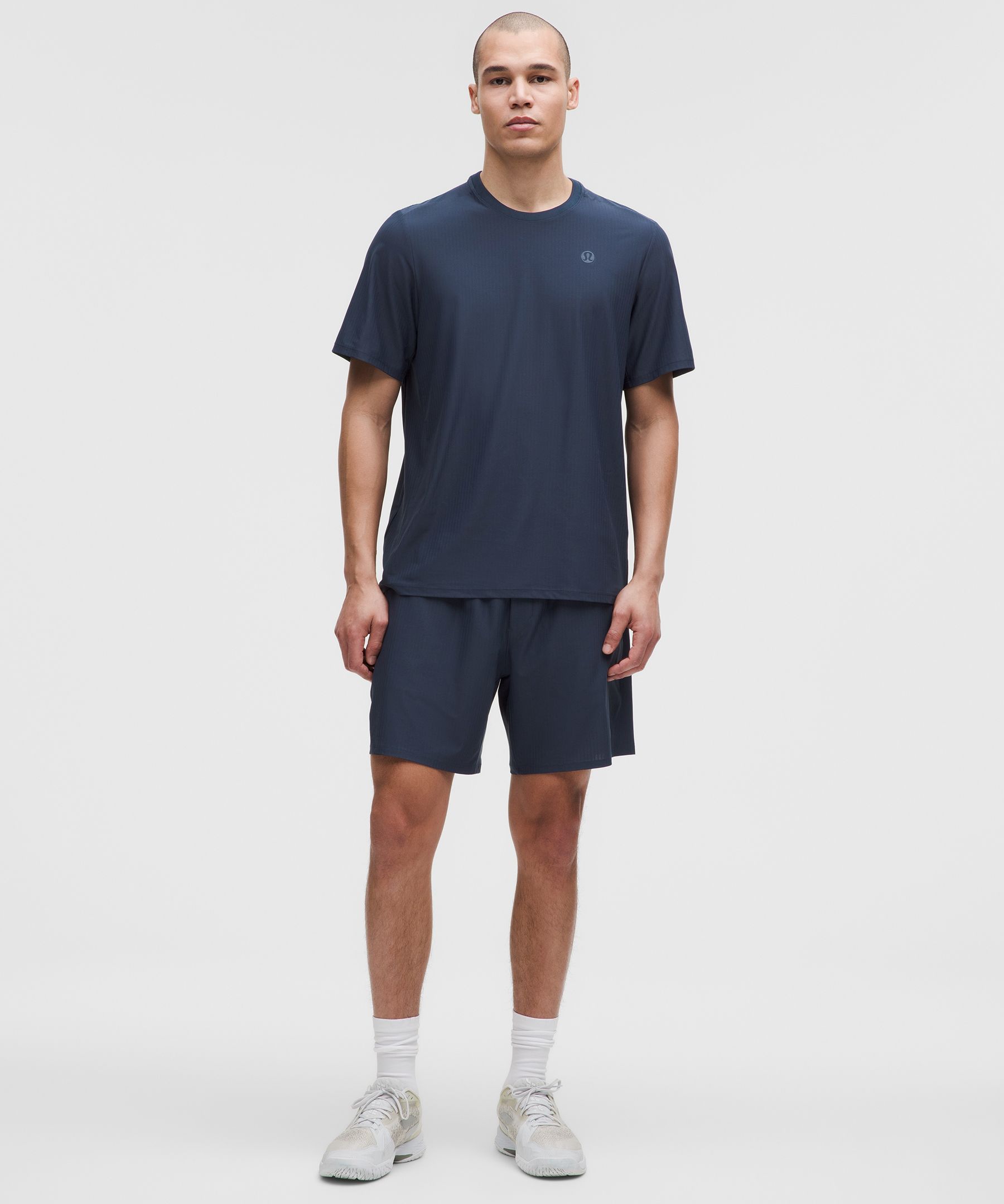 Gestreifte Tennis-Shorts aus Mesh 18 cm