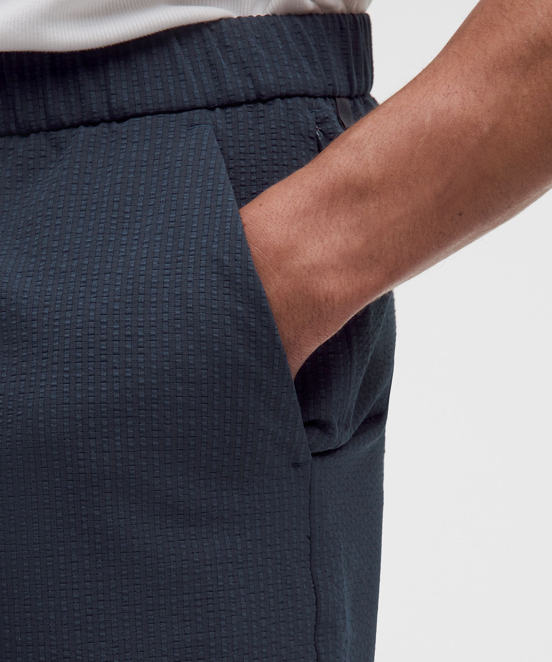 ABC Textured WovenAir Pull-On Short 7"