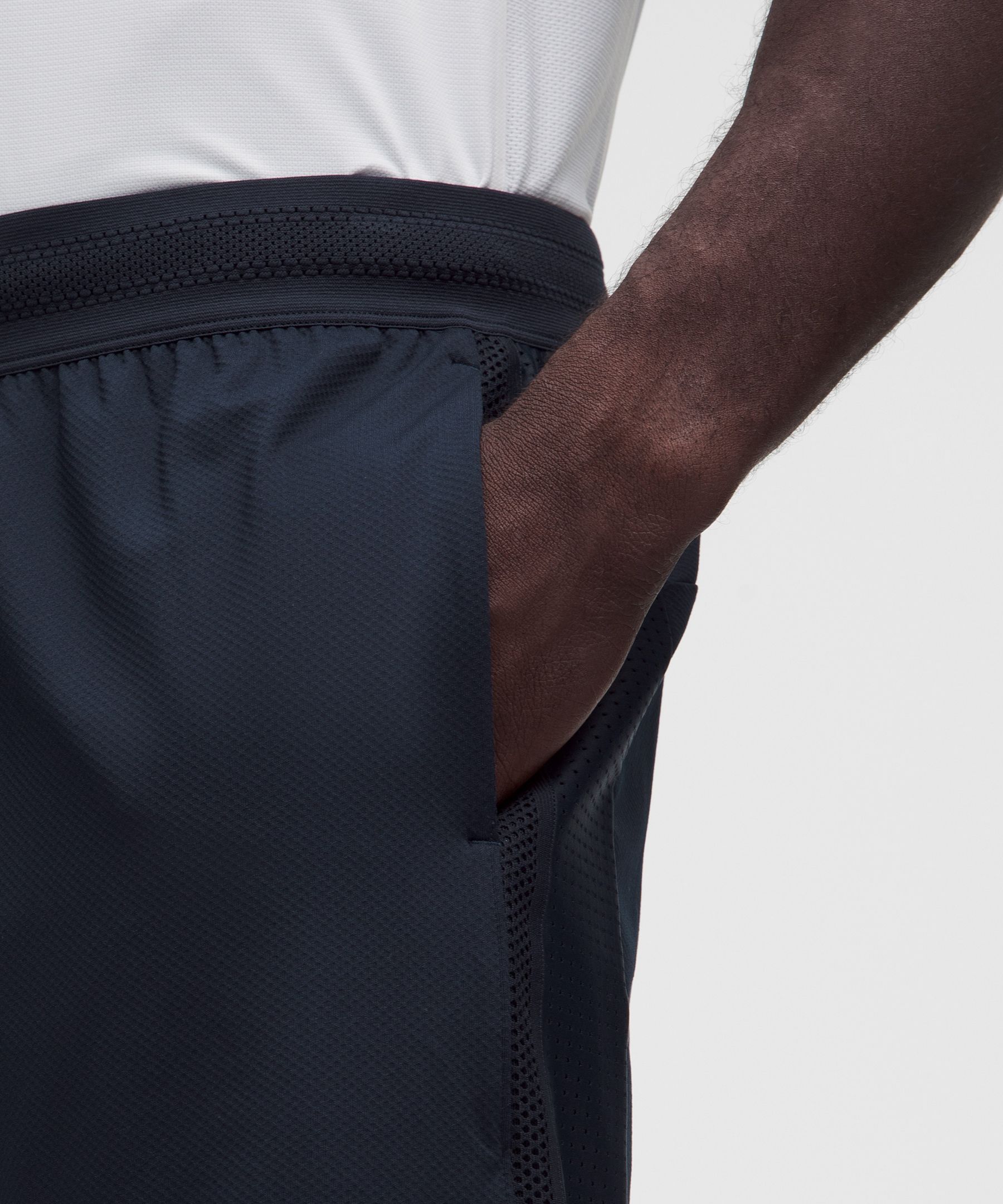 Mesh-Panelled Tennis Short 7"