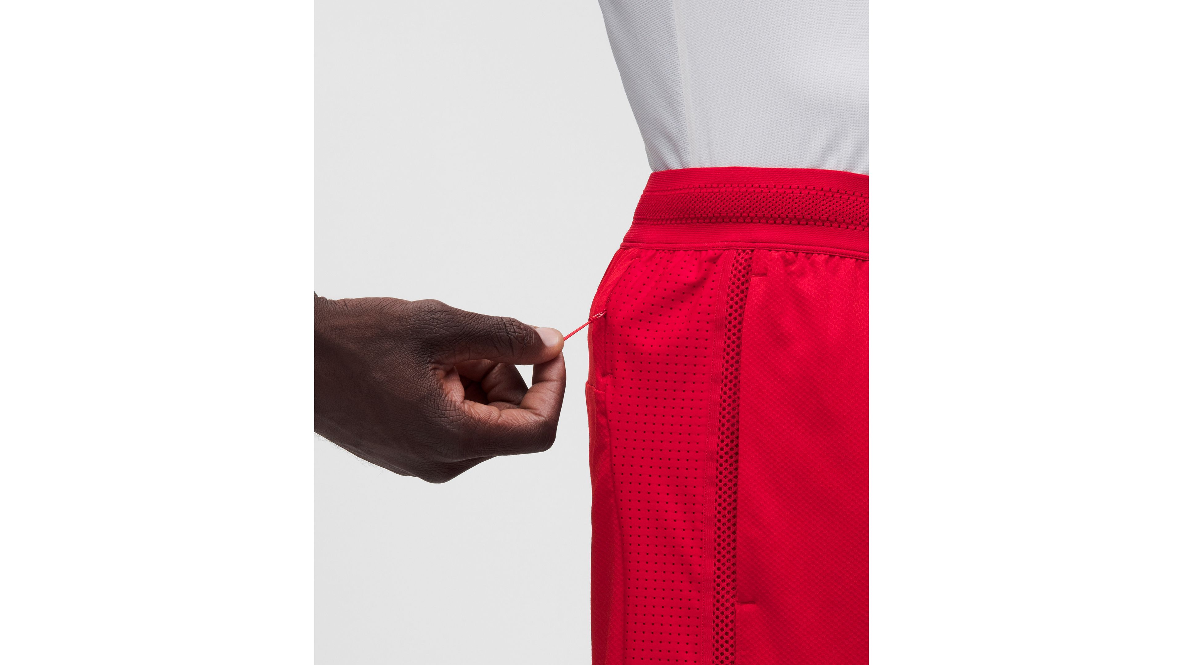 Mesh-Panelled Tennis Short 7"