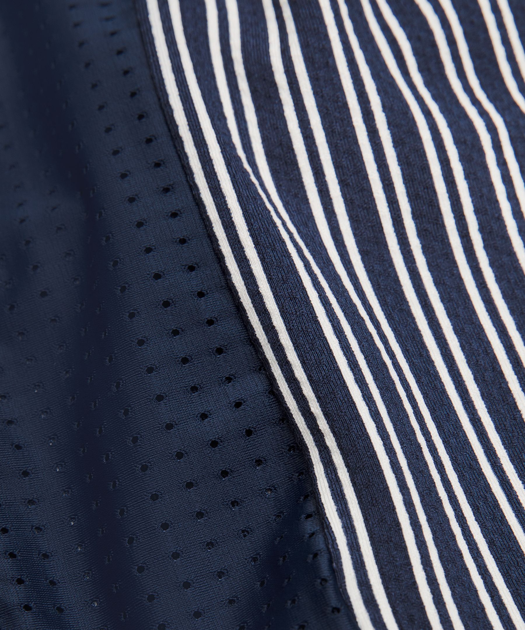Mesh-Panelled Tennis Short 7"