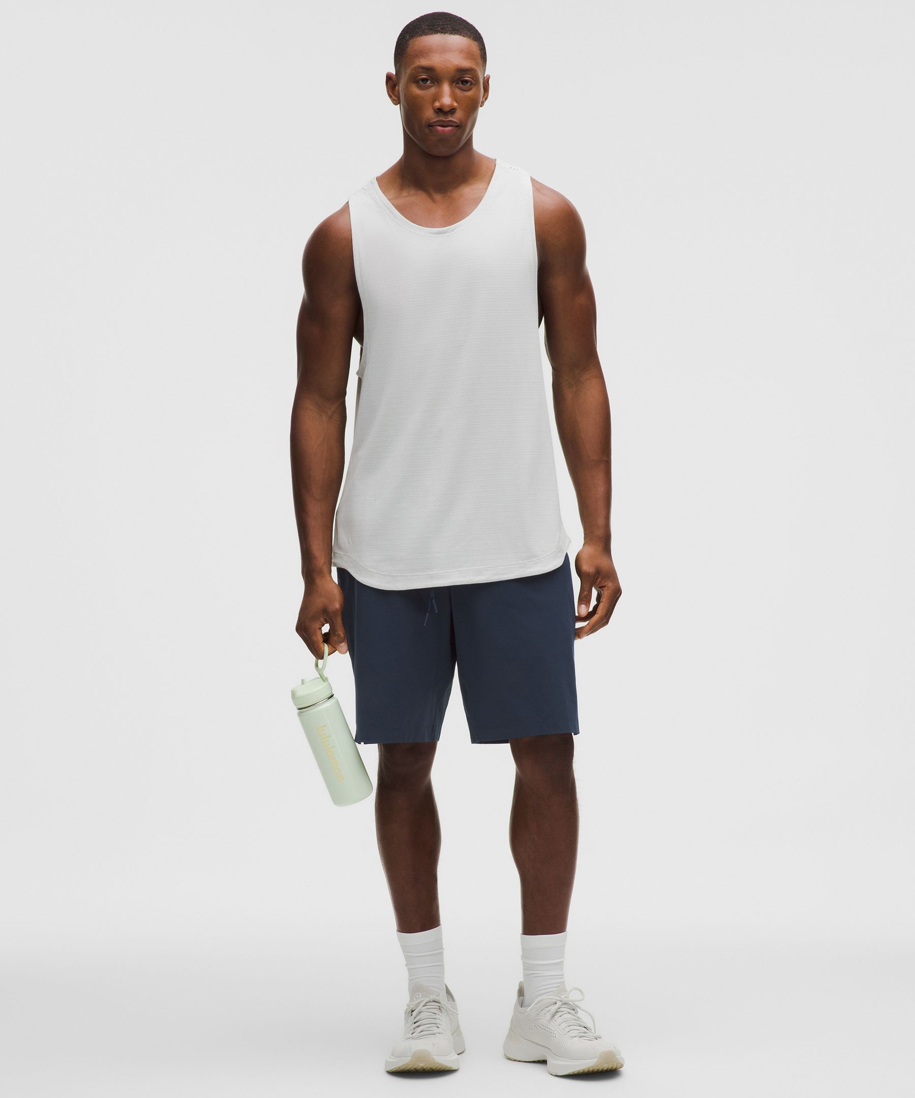 Zeroed In インナーなしショーツ 股下9インチ | ショートパンツ