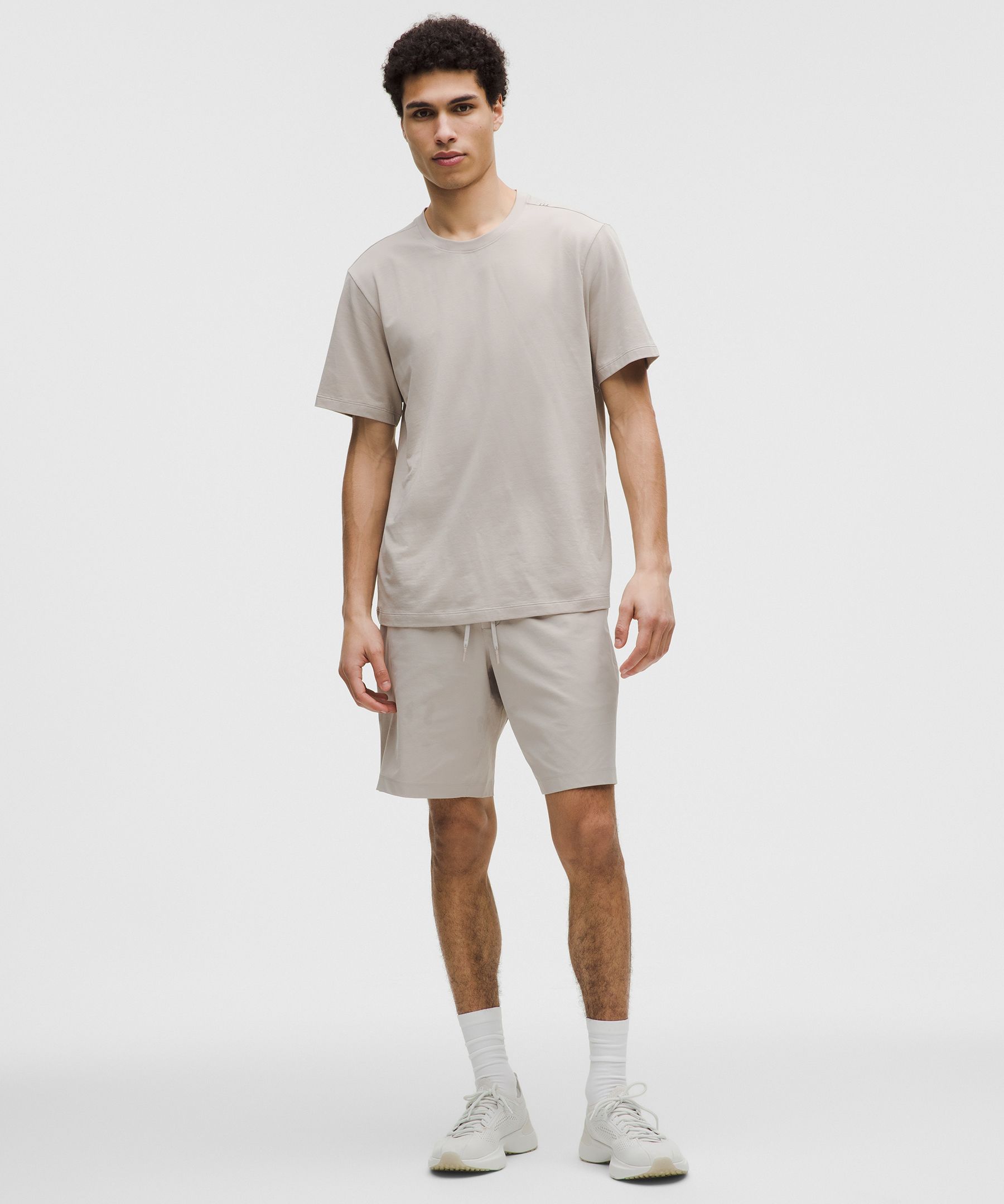 Zeroed In インナーなしショーツ 股下9インチ | ショートパンツ