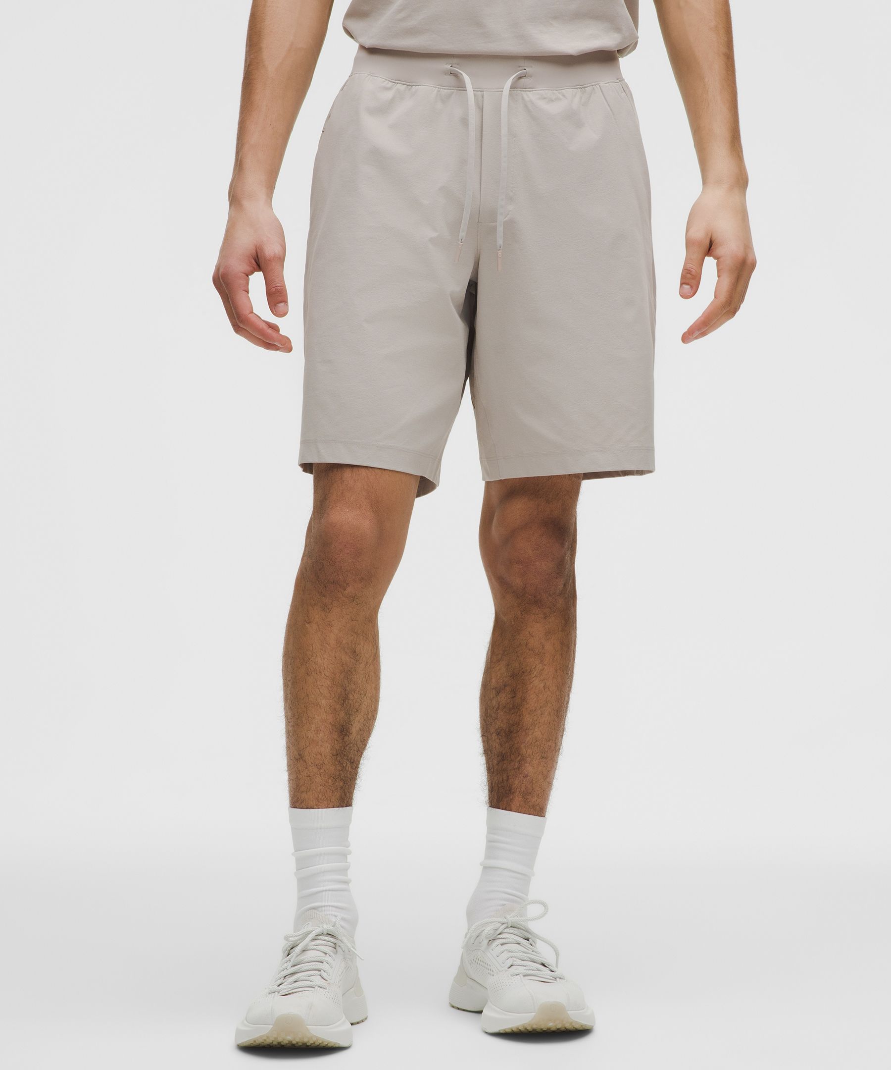 Zeroed In インナーなしショーツ 股下9インチ | ショートパンツ