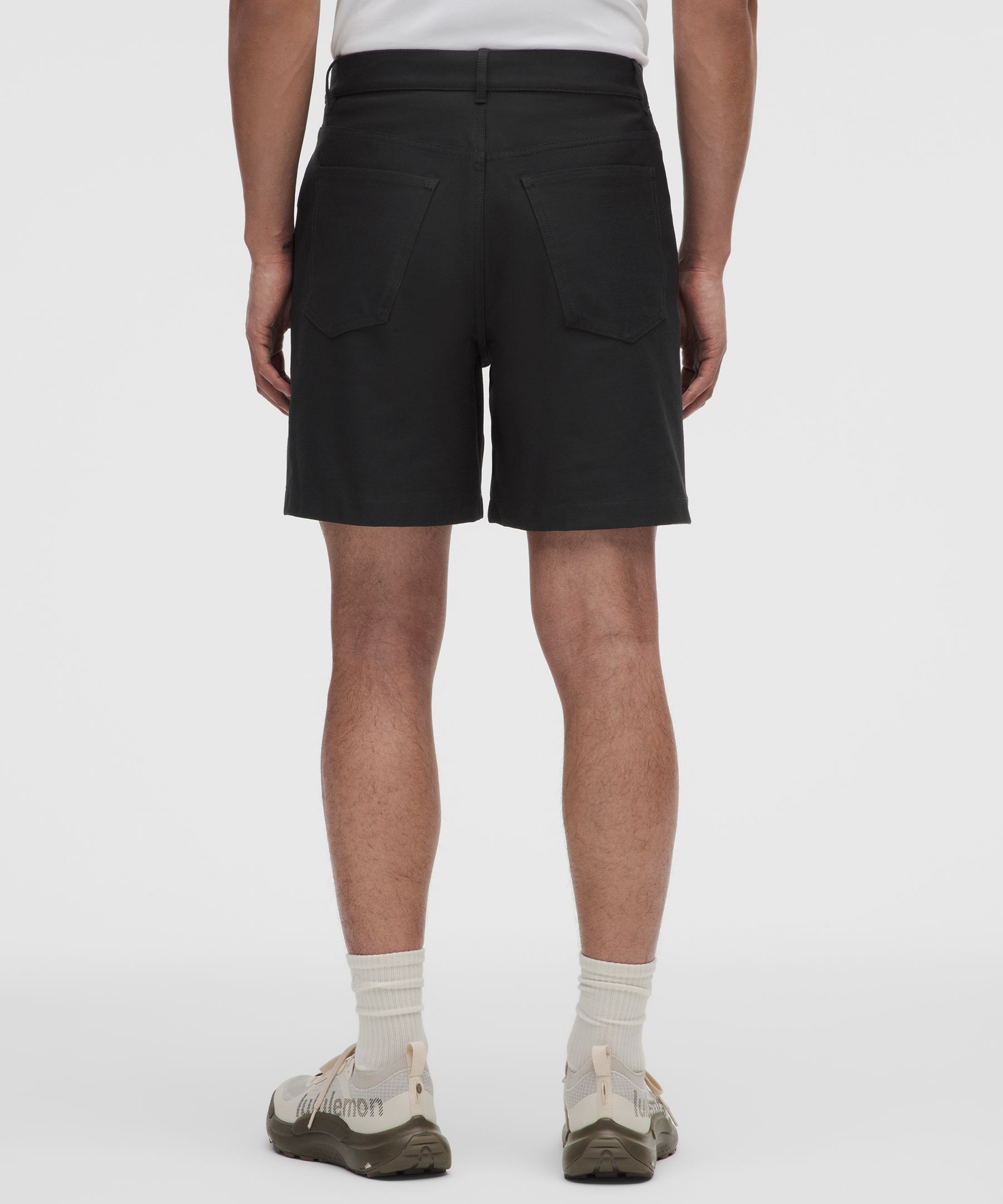 EasyFive Relaxed-Fit Short 7"