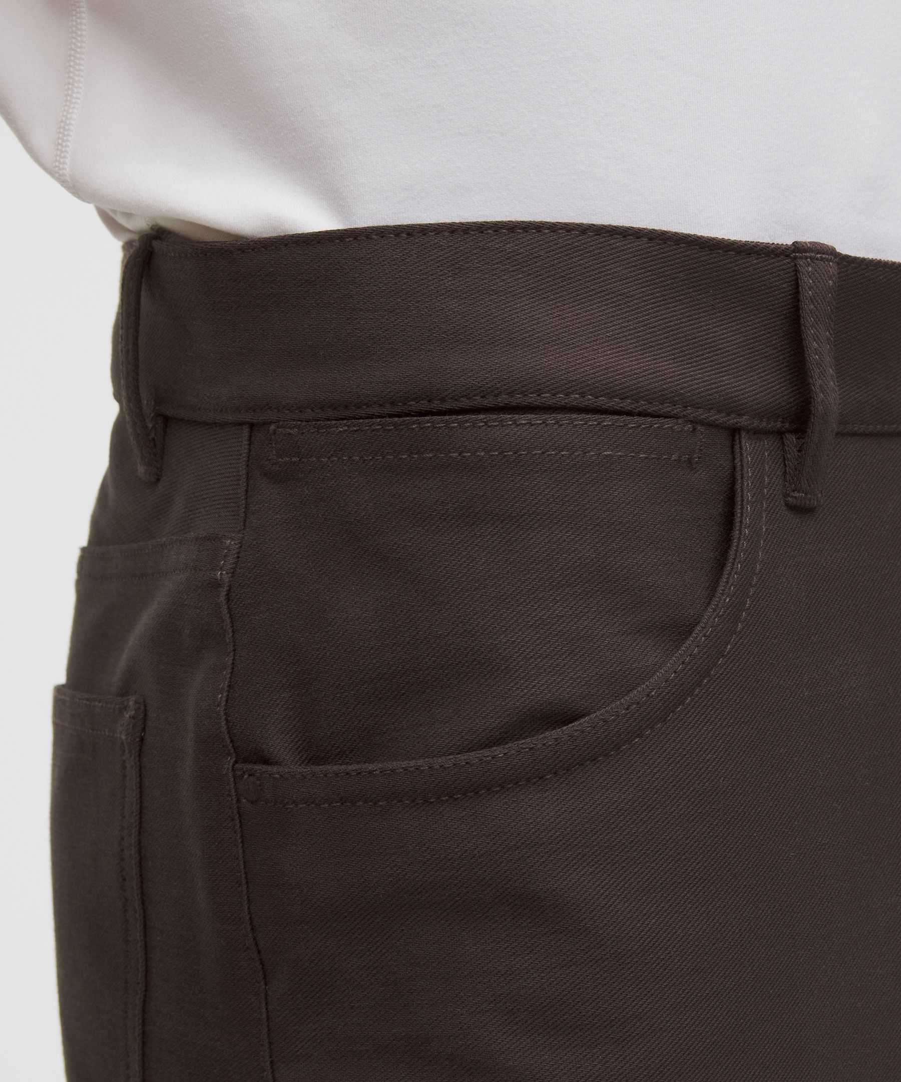 EasyFive Relaxed-Fit Short 9"